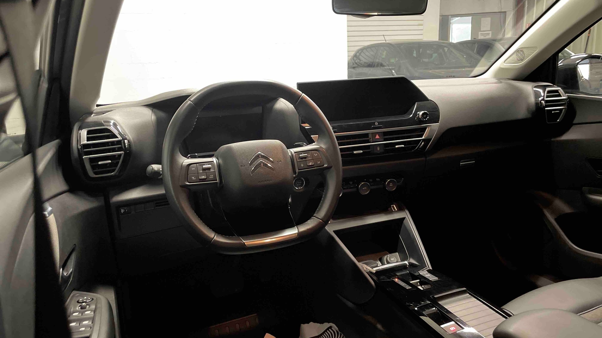 Photo 12 du véhicule CITROEN C4
