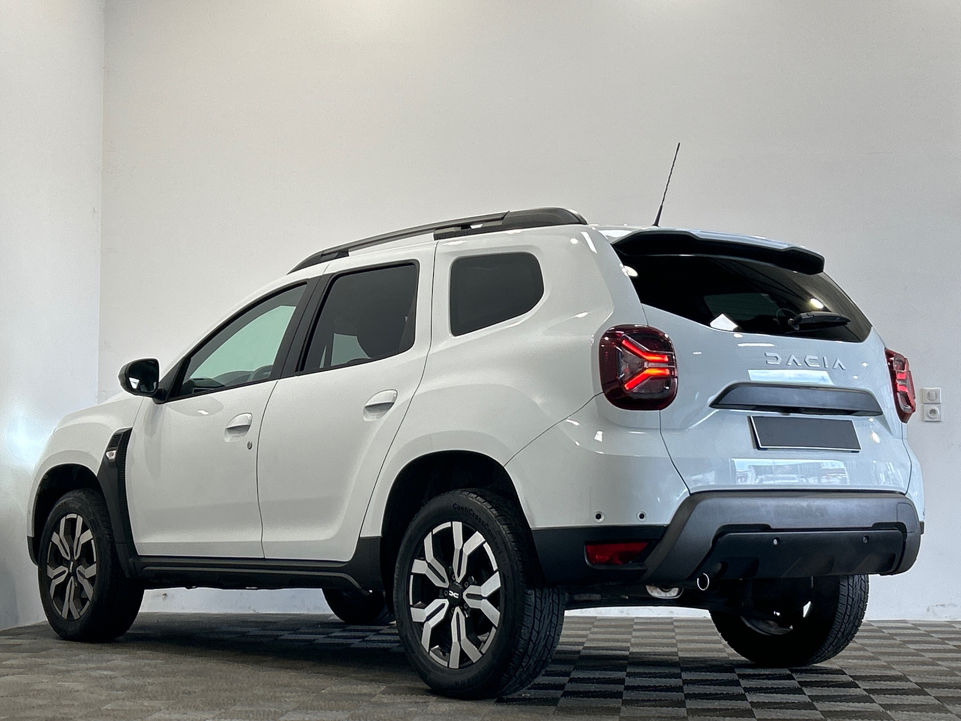 Photo 4 du véhicule DACIA DUSTER