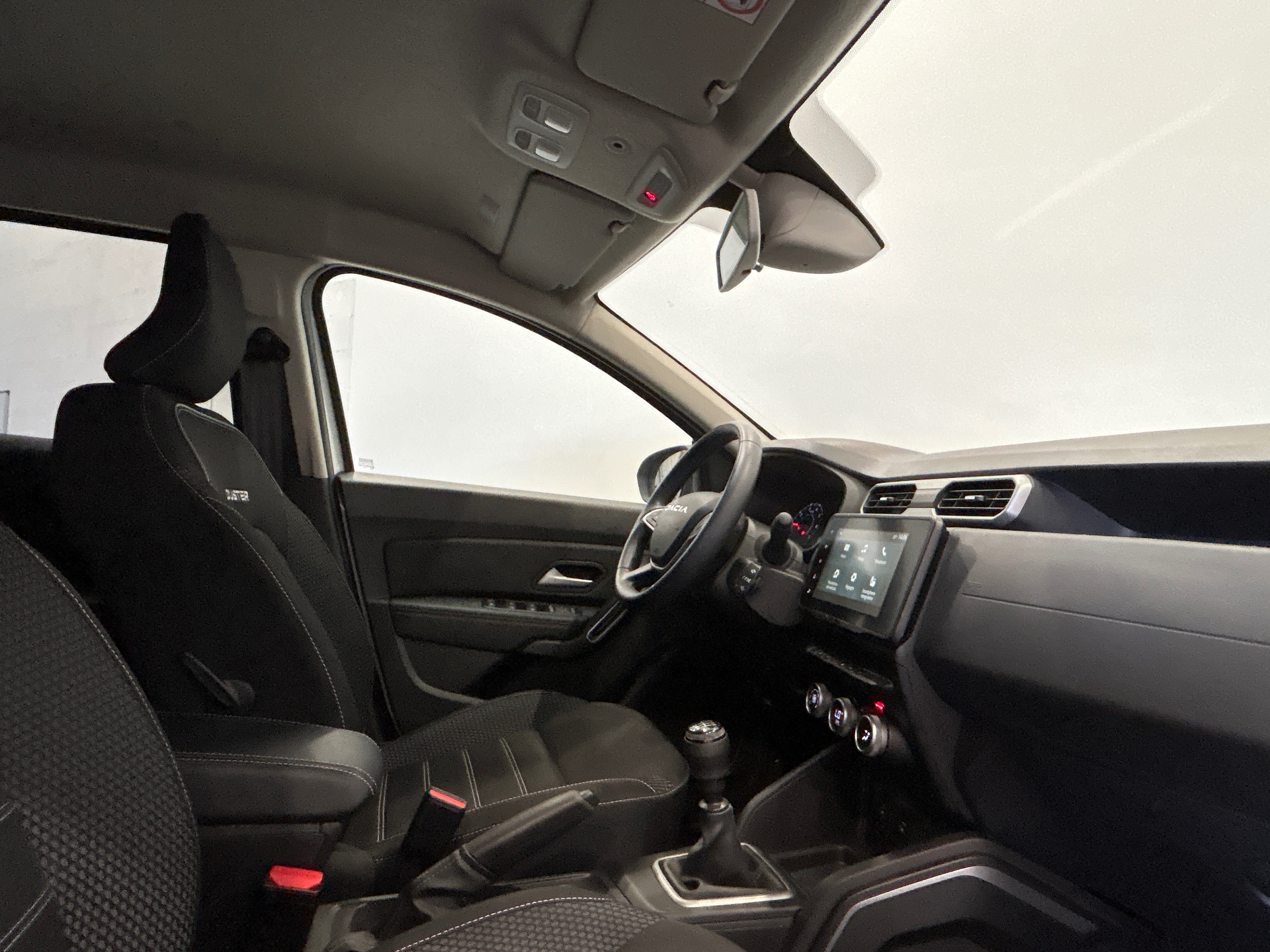 Photo 19 du véhicule DACIA DUSTER