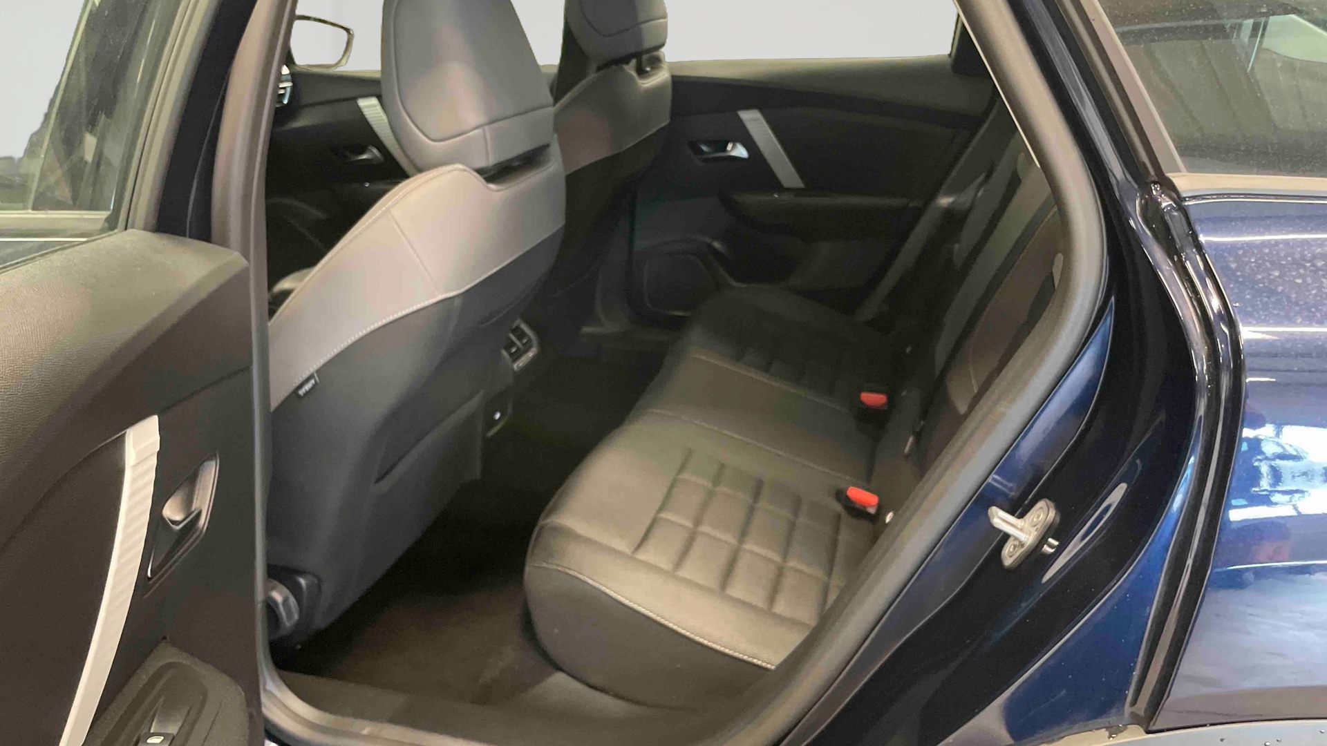 Photo 10 du véhicule CITROEN C4