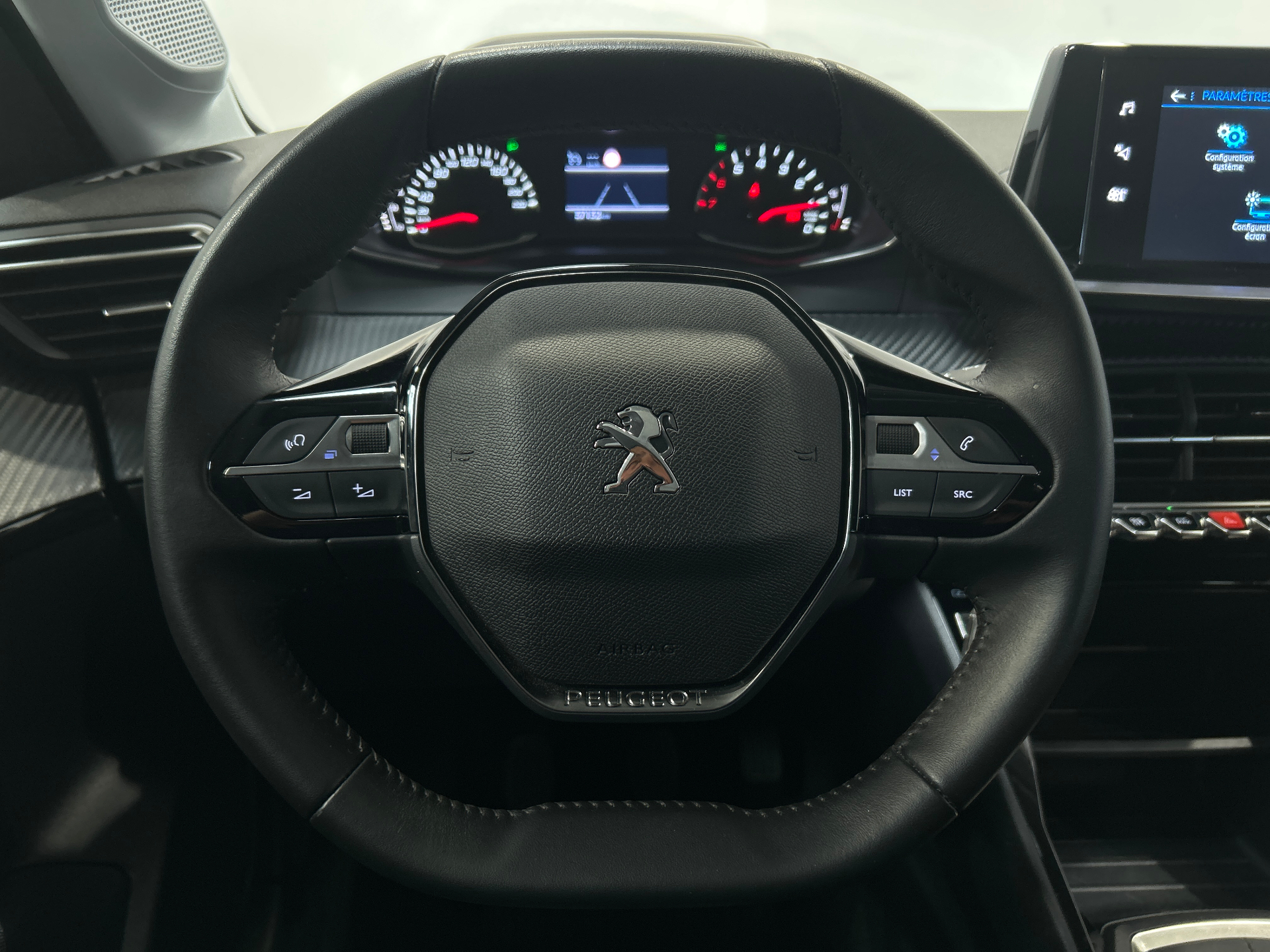 Photo 11 du véhicule PEUGEOT 208