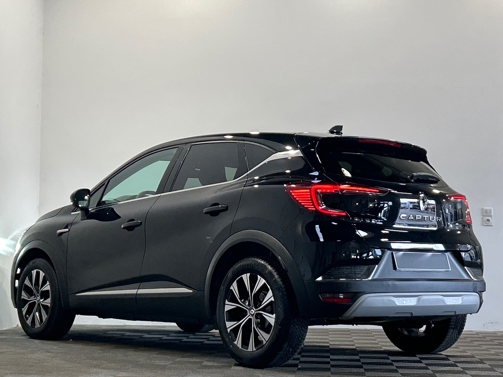 Photo 4 du véhicule RENAULT CAPTUR