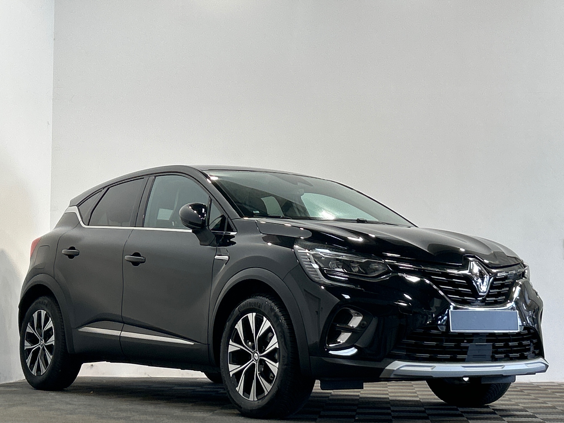 Photo 2 du véhicule RENAULT CAPTUR