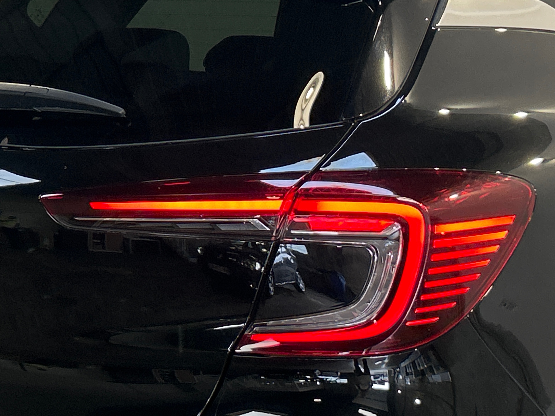 Photo 8 du véhicule RENAULT CAPTUR