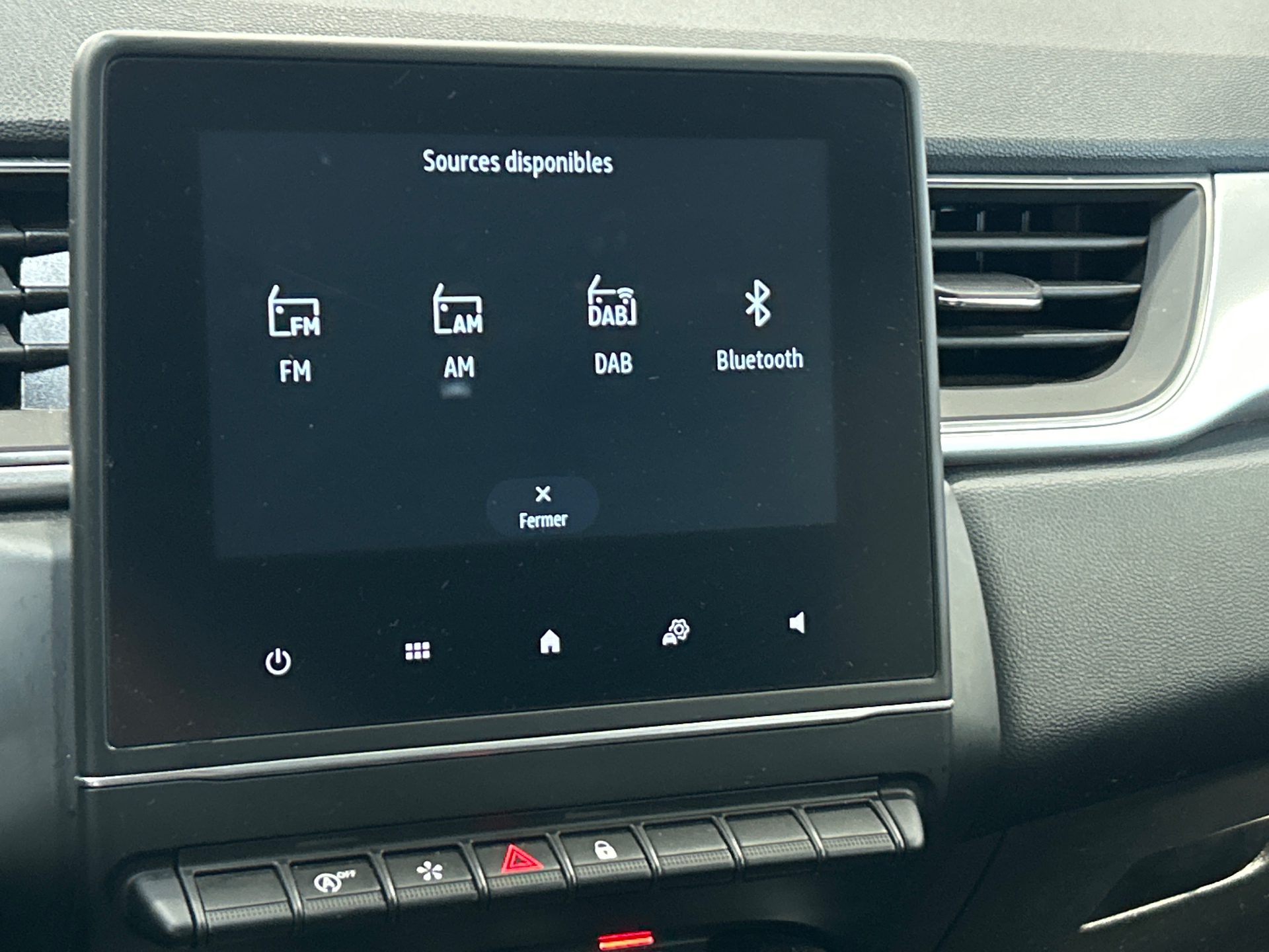Photo 14 du véhicule RENAULT CAPTUR