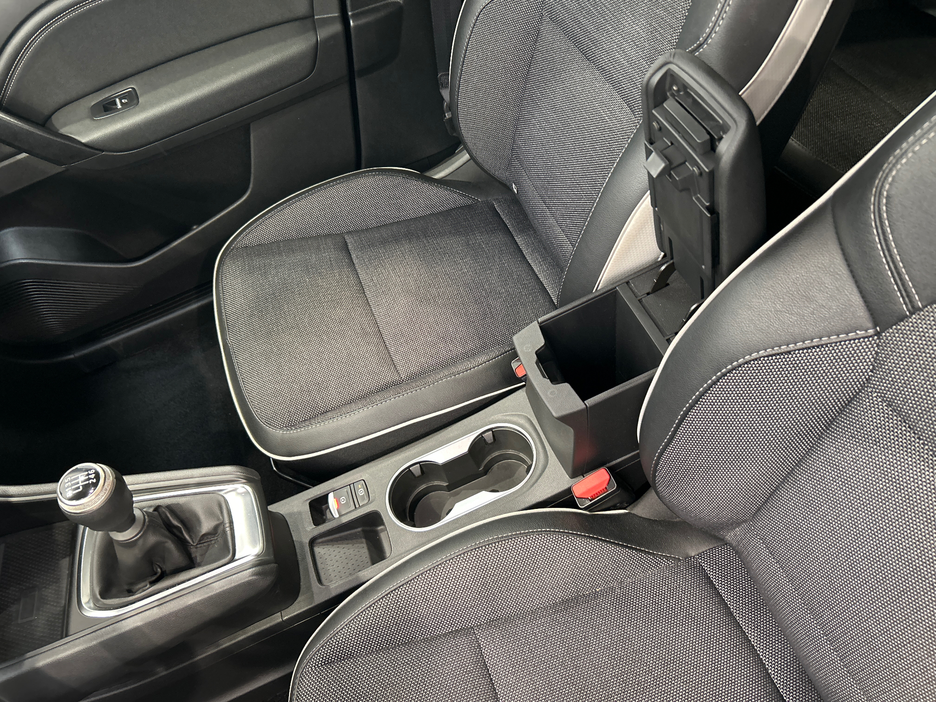 Photo 18 du véhicule RENAULT CAPTUR