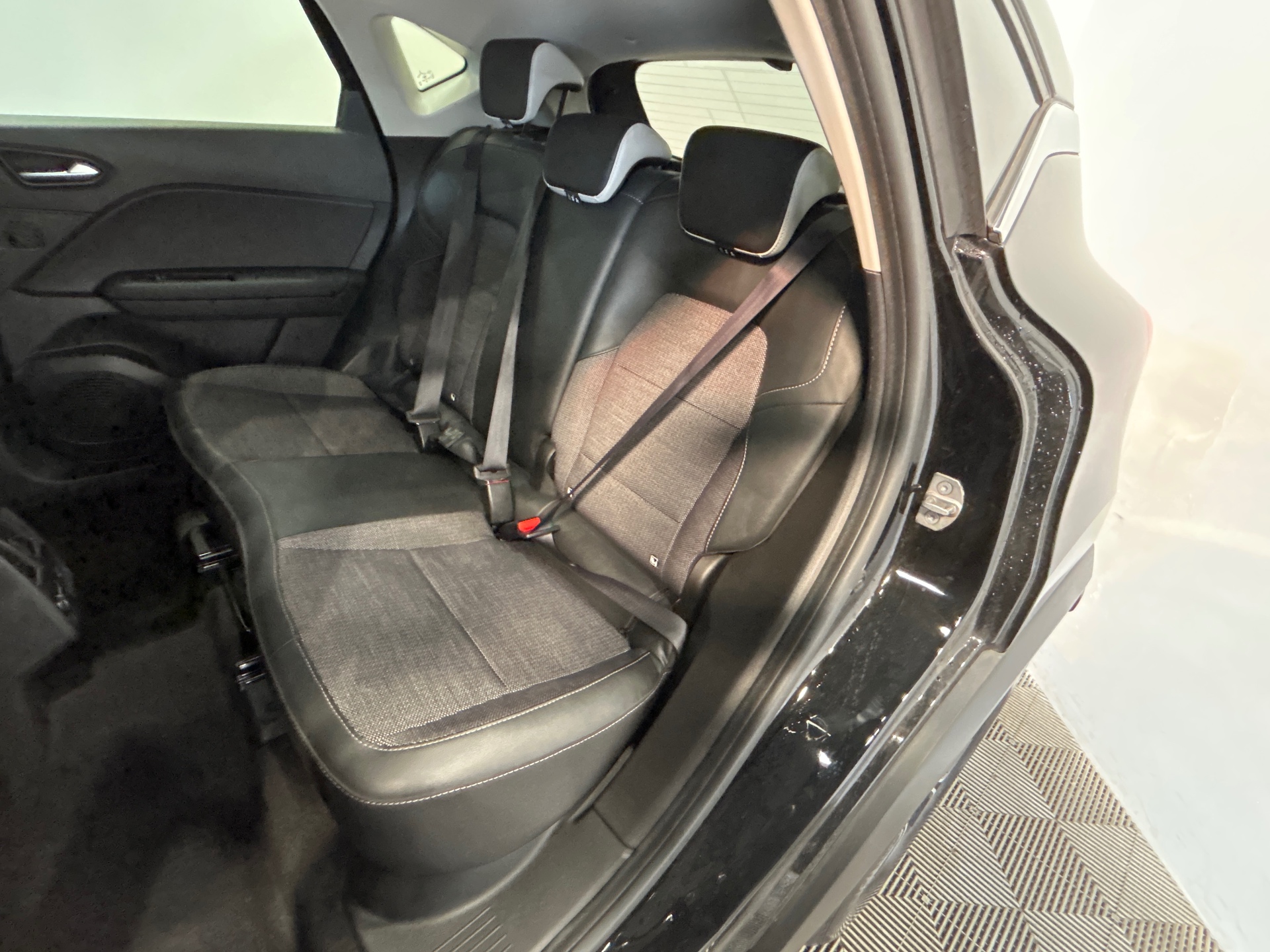 Photo 10 du véhicule RENAULT CAPTUR