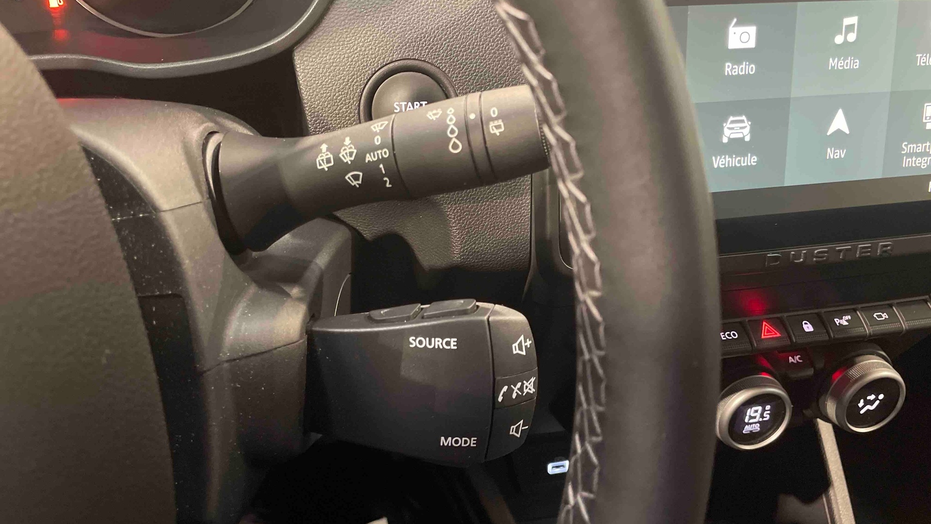 Photo 24 du véhicule DACIA DUSTER