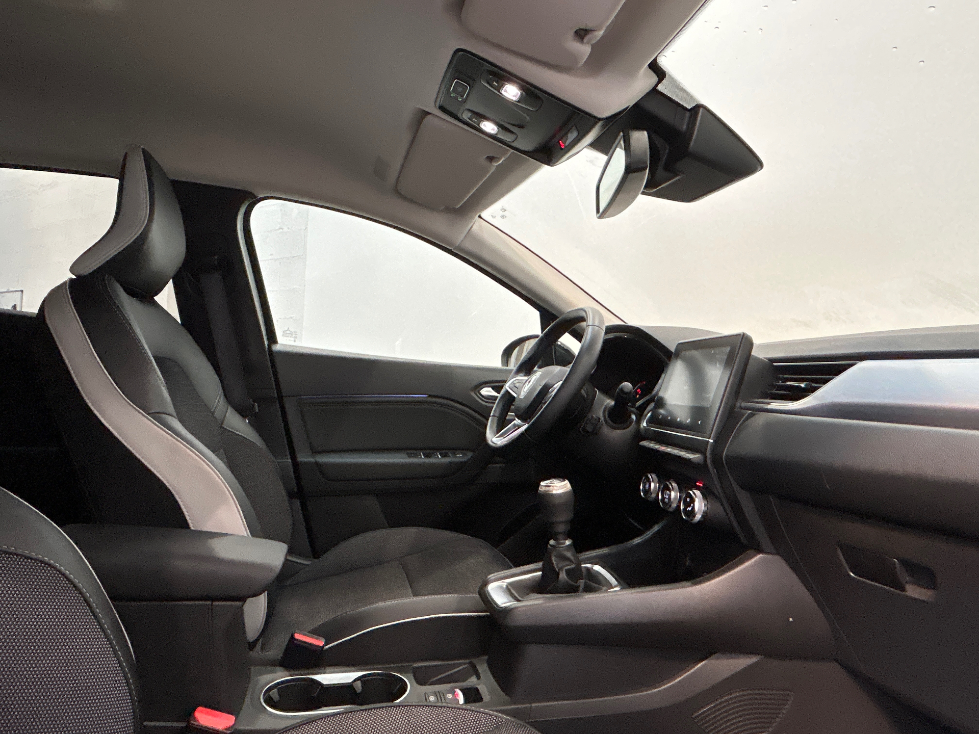 Photo 19 du véhicule RENAULT CAPTUR