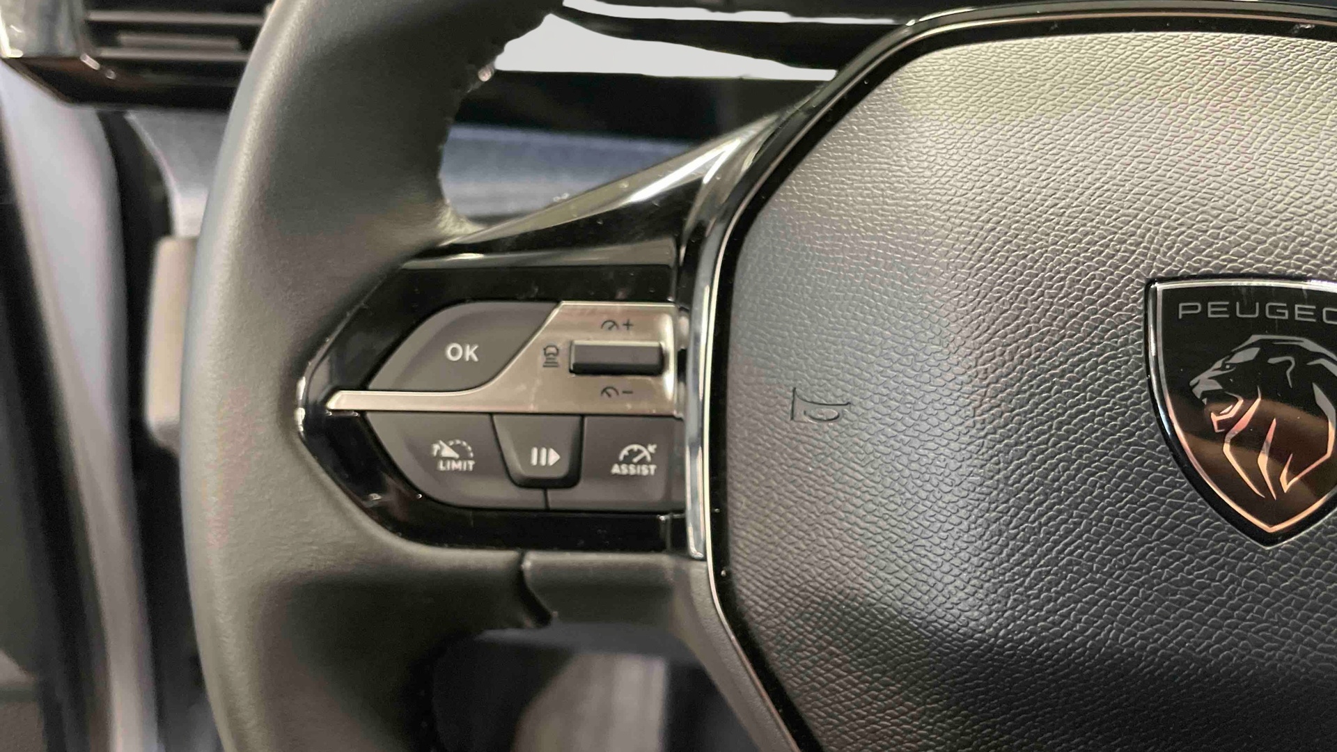 Photo 15 du véhicule PEUGEOT 308