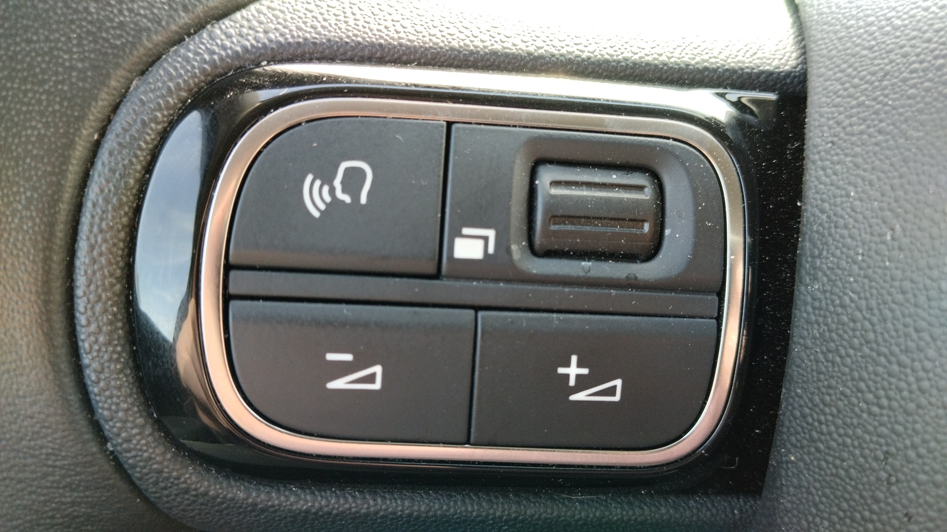 Photo 22 du véhicule CITROEN C3 AIRCROSS