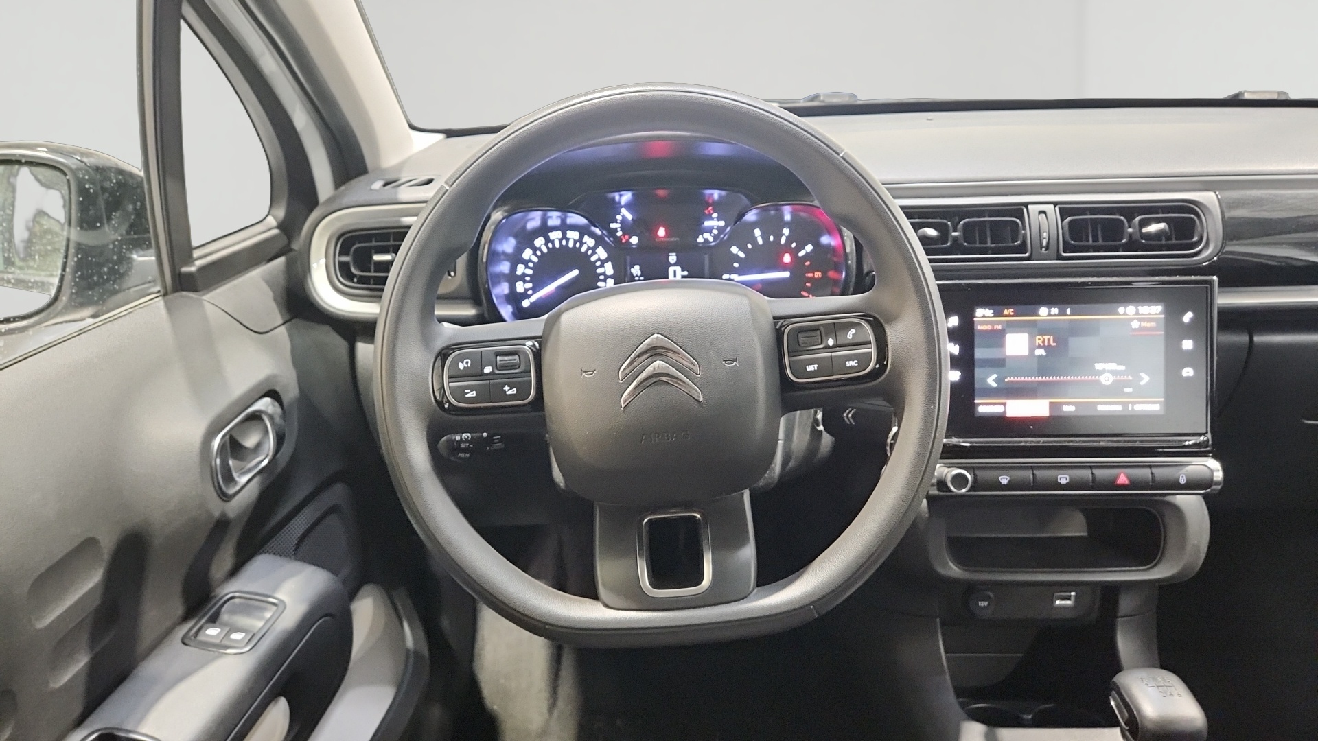 Photo 8 du véhicule CITROEN C3