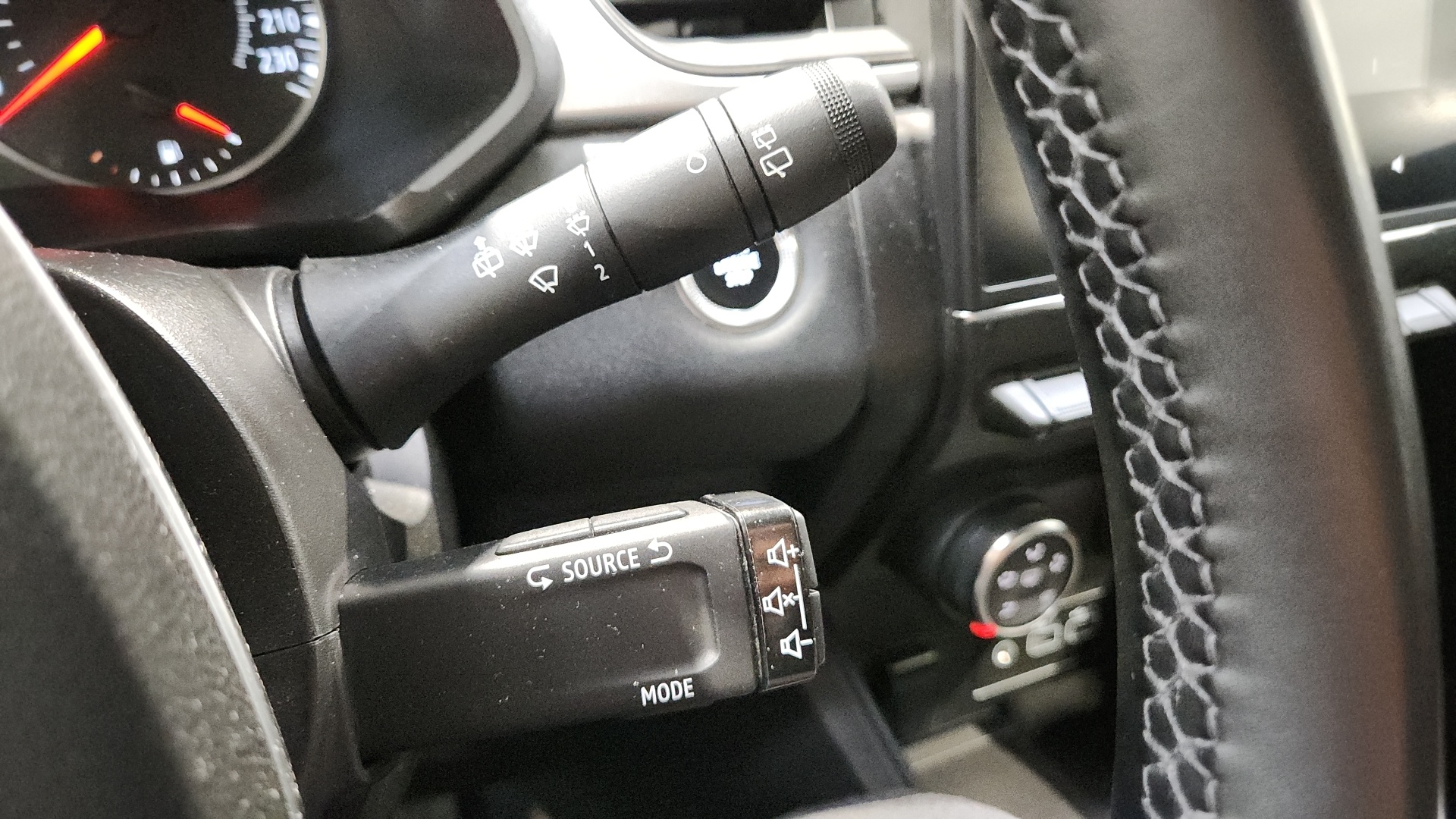 Photo 24 du véhicule RENAULT CAPTUR