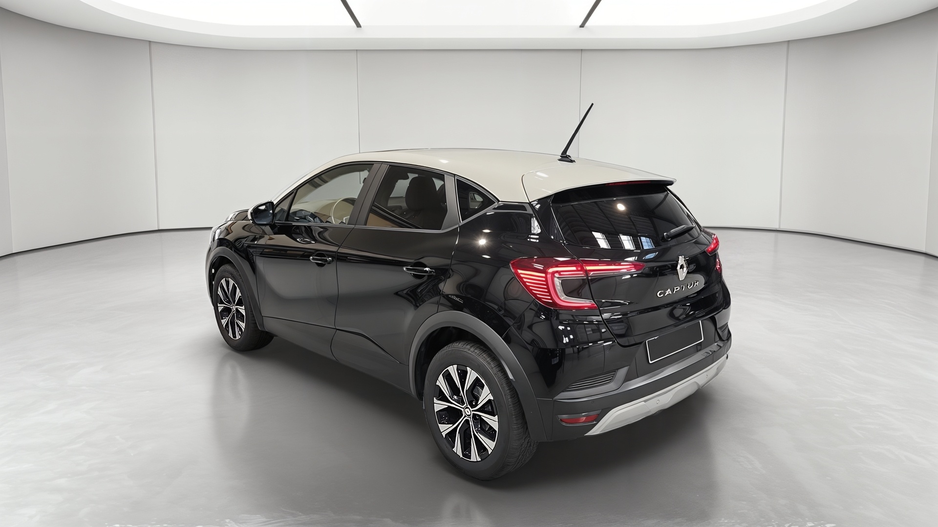Photo 4 du véhicule RENAULT CAPTUR