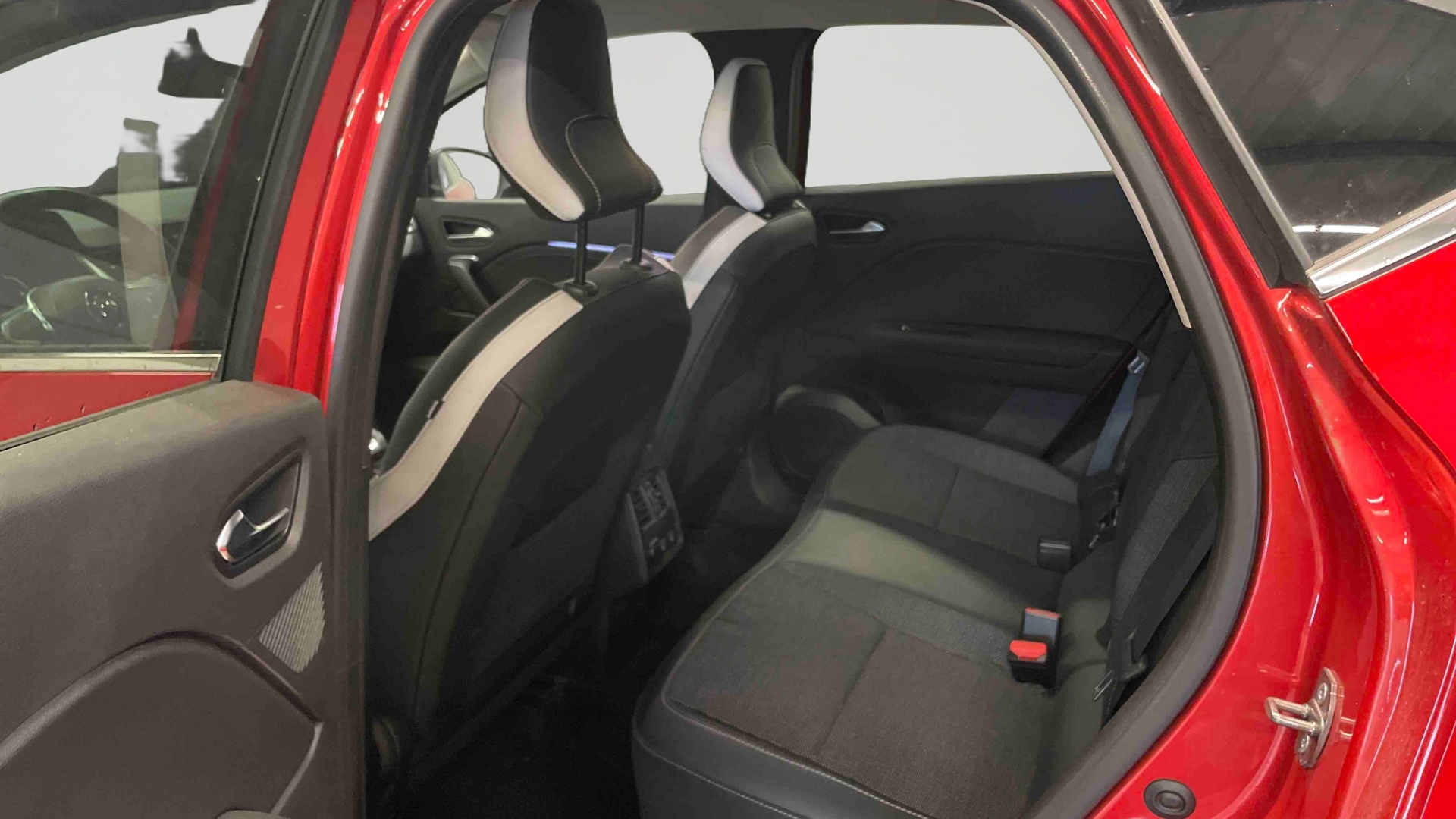 Photo 11 du véhicule RENAULT CAPTUR
