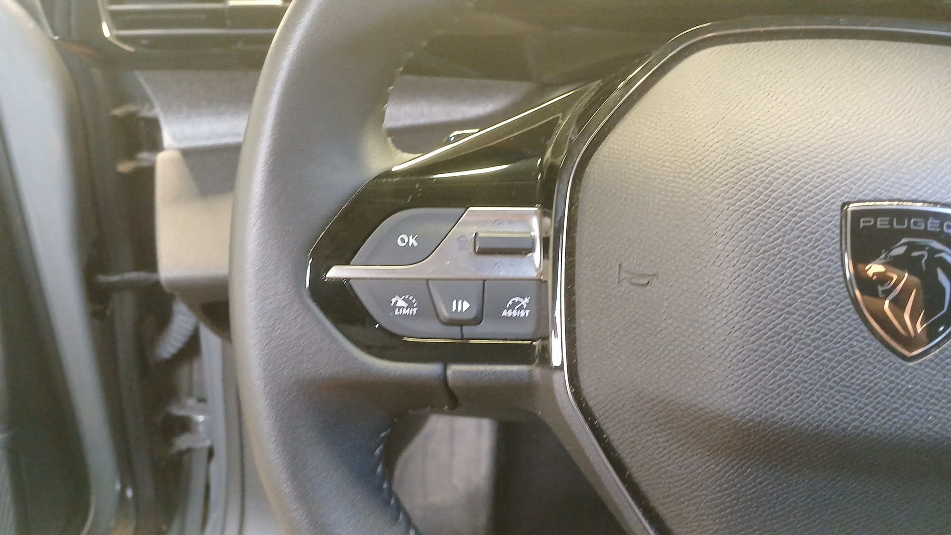 Photo 12 du véhicule PEUGEOT 308