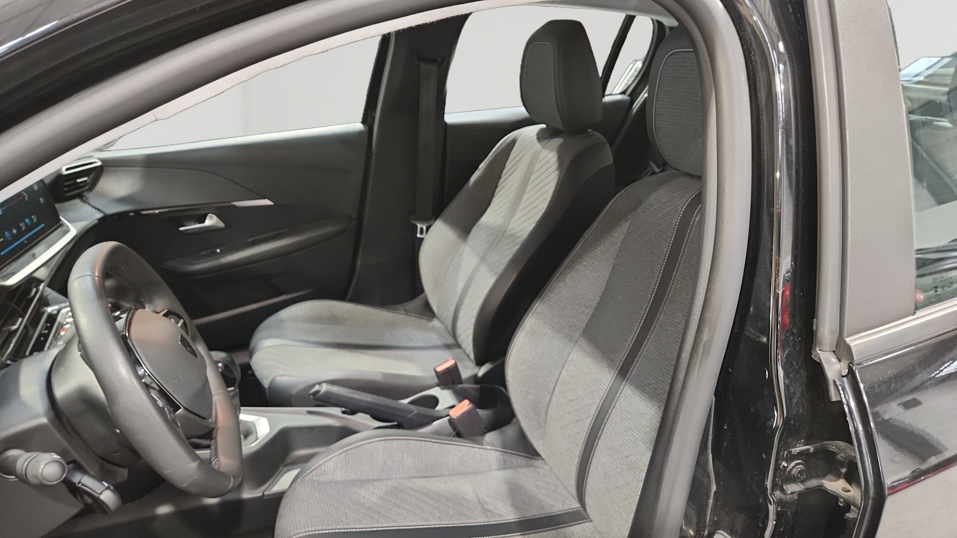 Photo 10 du véhicule PEUGEOT 208