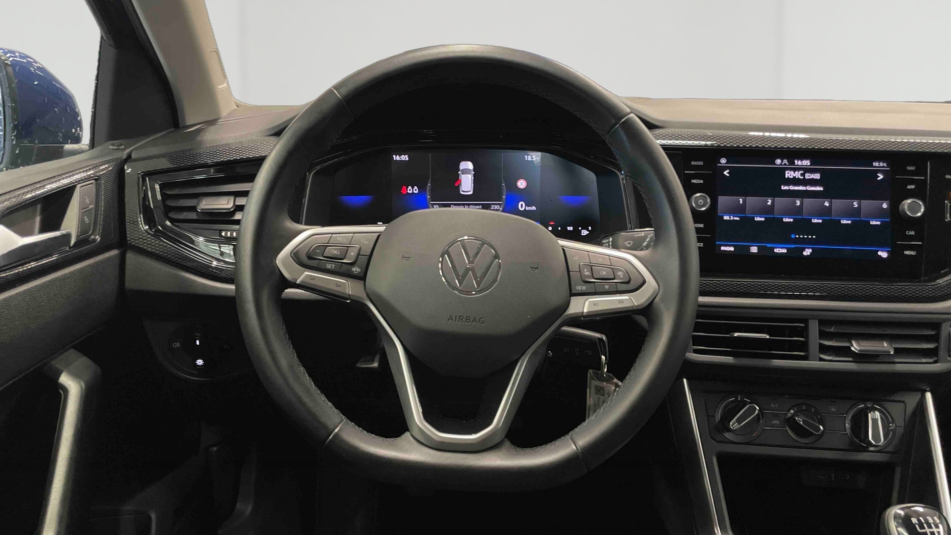 Photo 8 du véhicule VOLKSWAGEN POLO