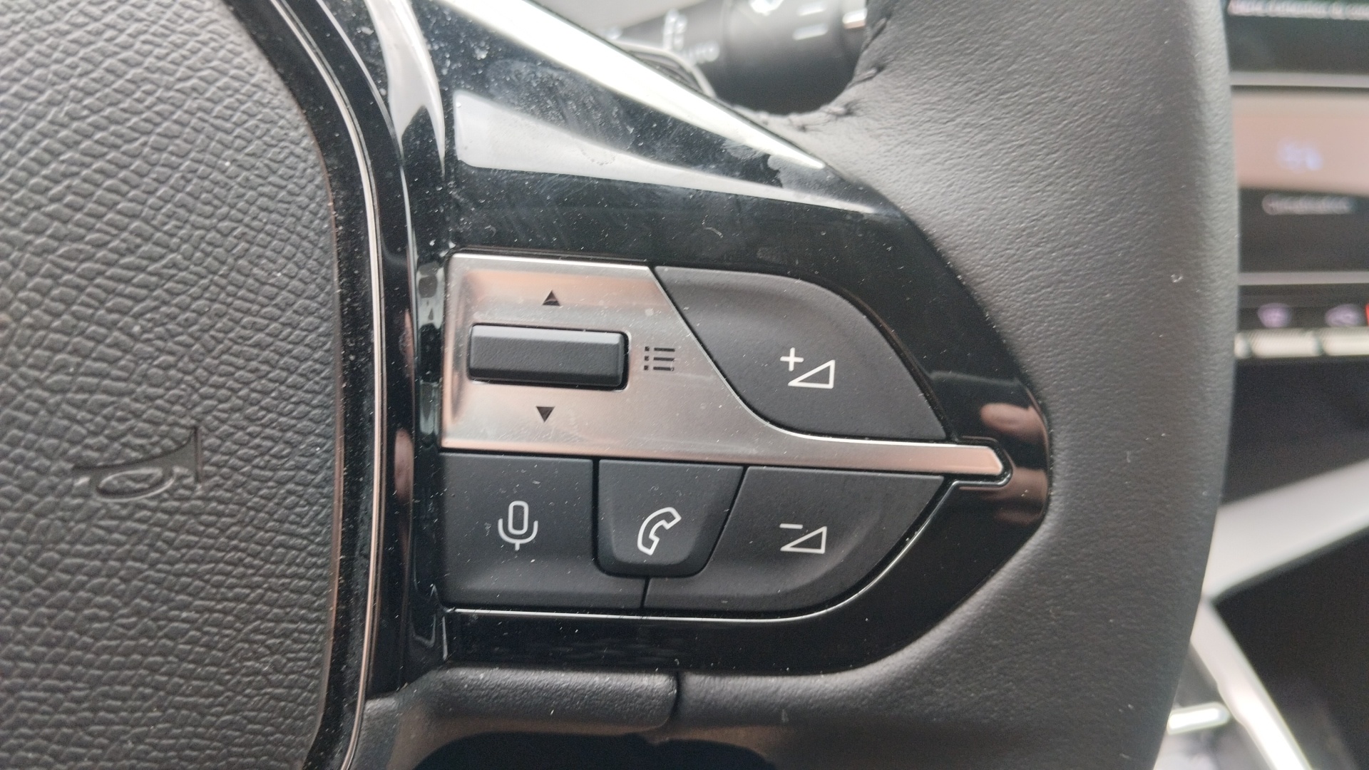Photo 26 du véhicule PEUGEOT 308