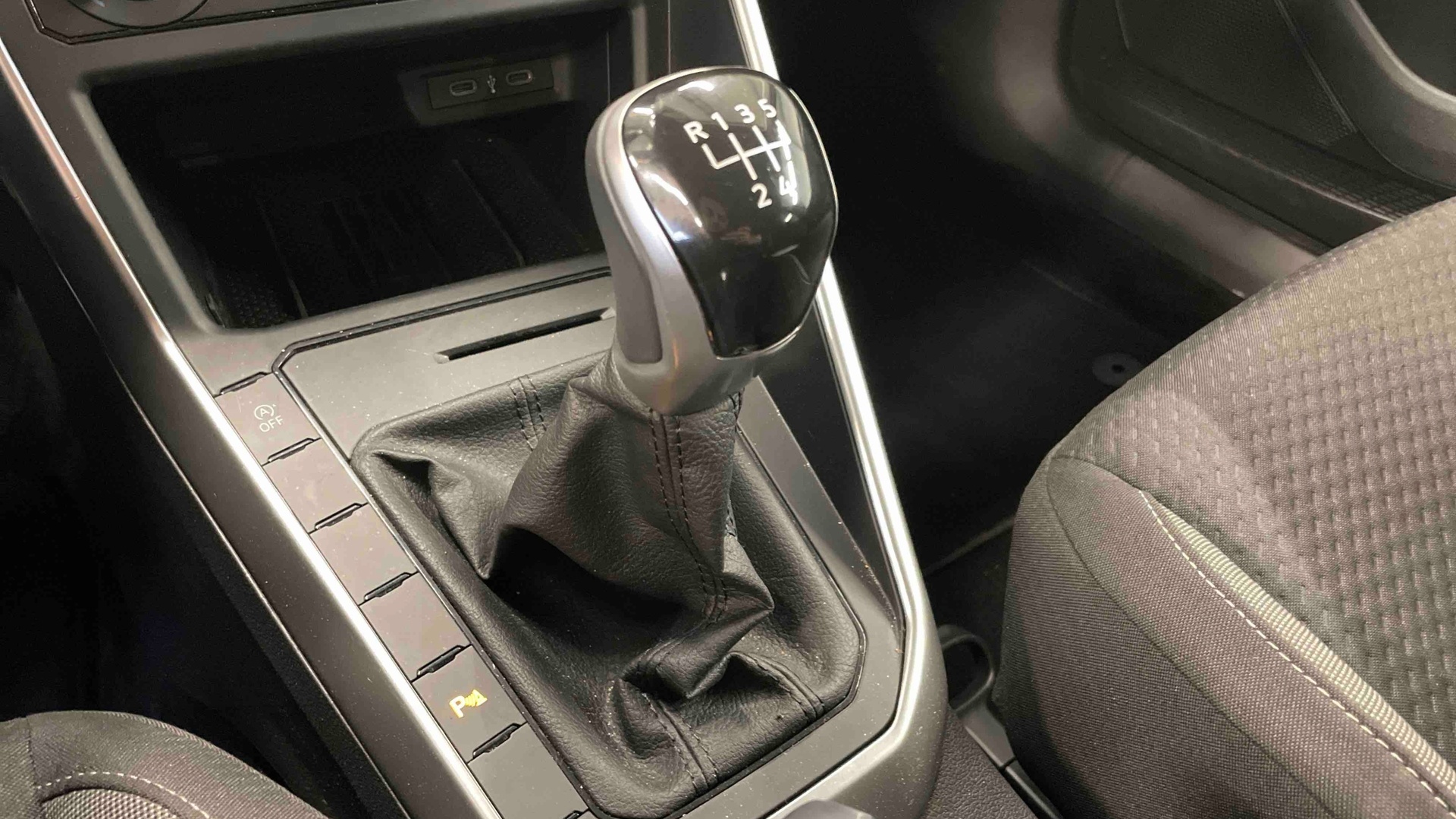Photo 17 du véhicule VOLKSWAGEN POLO