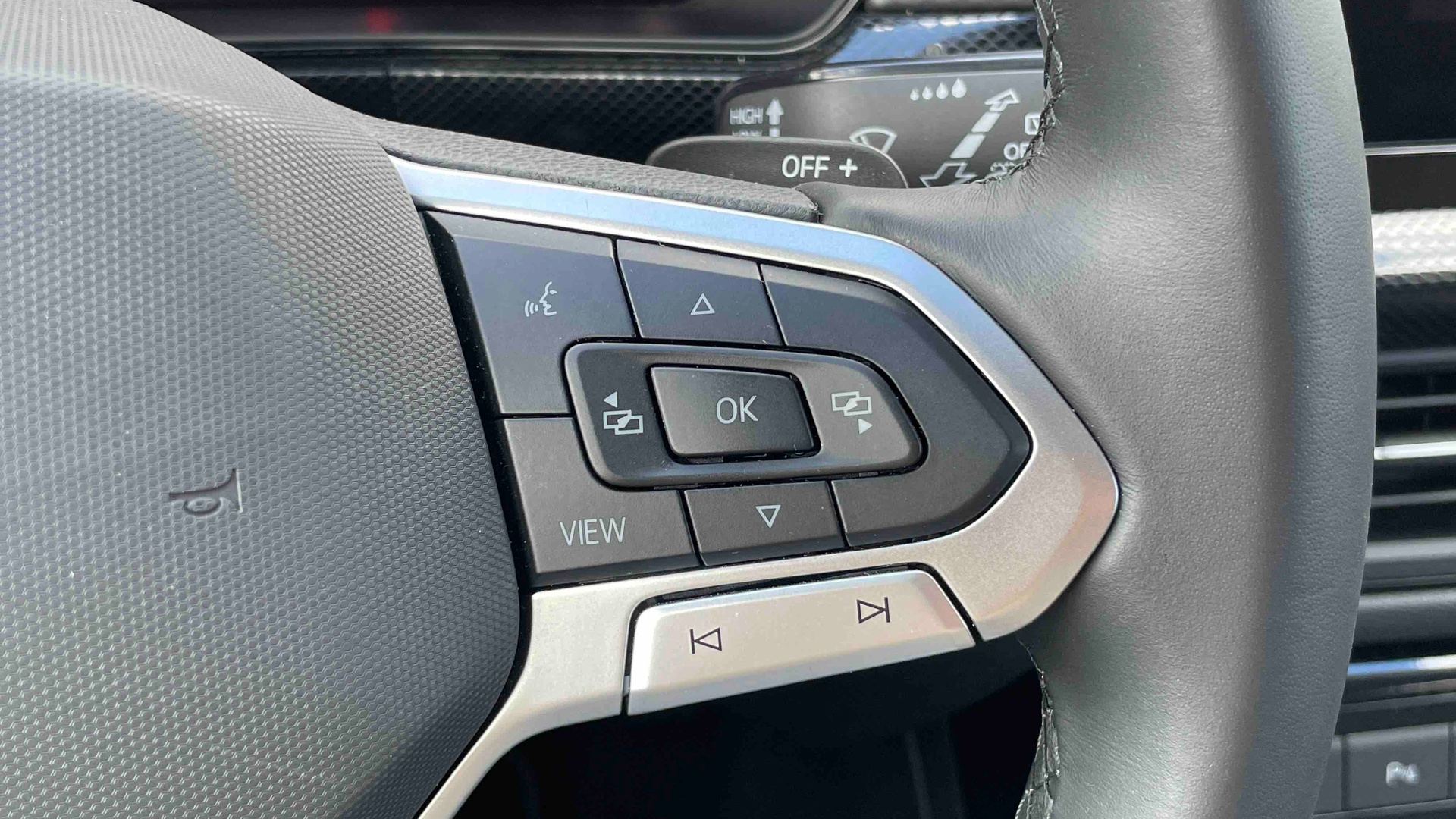 Photo 18 du véhicule VOLKSWAGEN T-CROSS