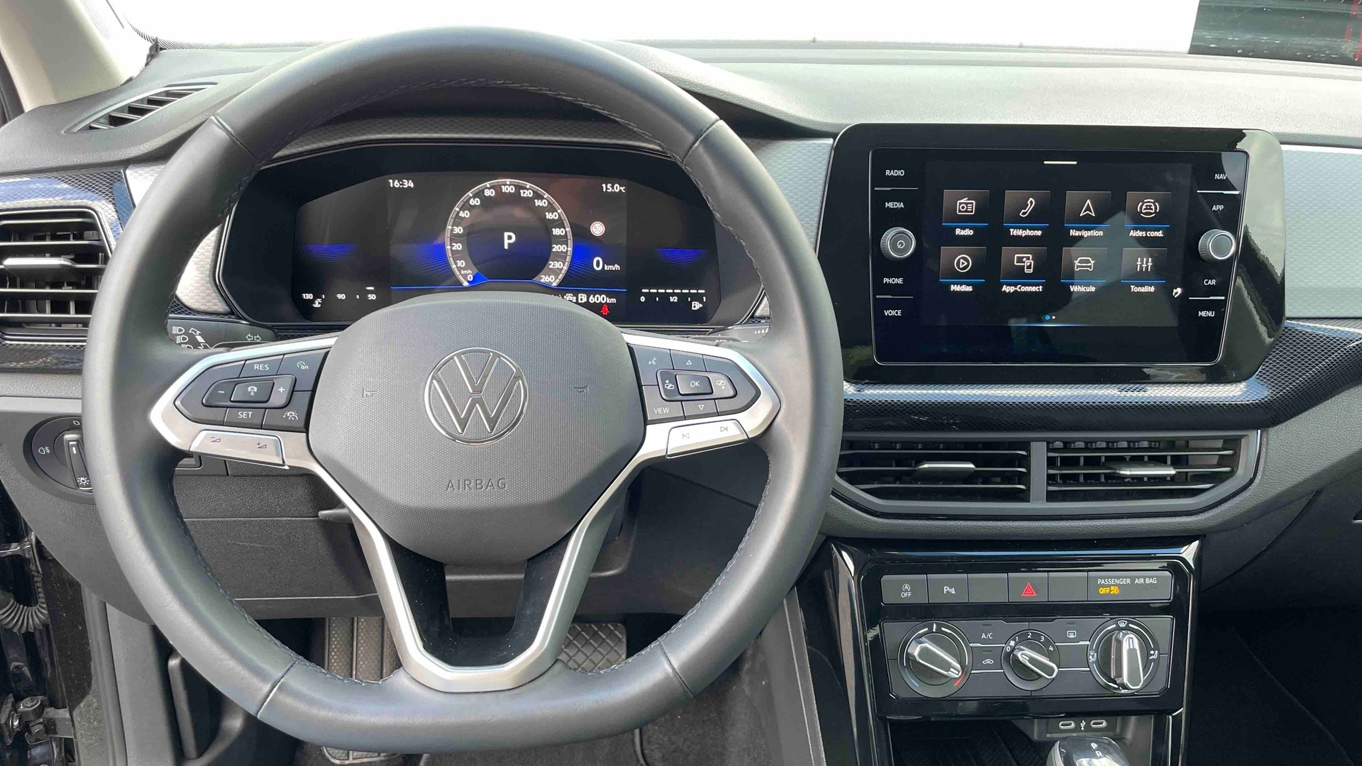 Photo 14 du véhicule VOLKSWAGEN T-CROSS