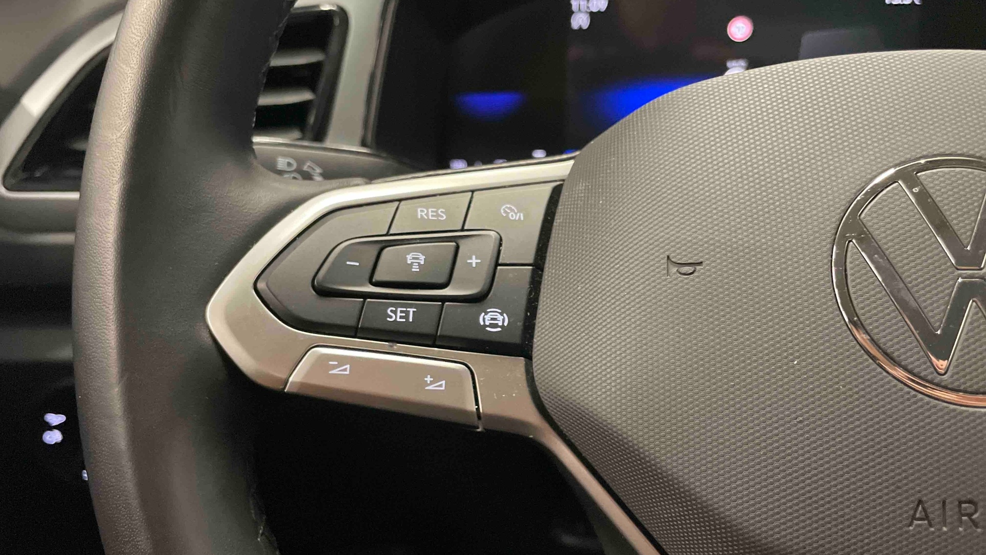 Photo 21 du véhicule VOLKSWAGEN T-ROC