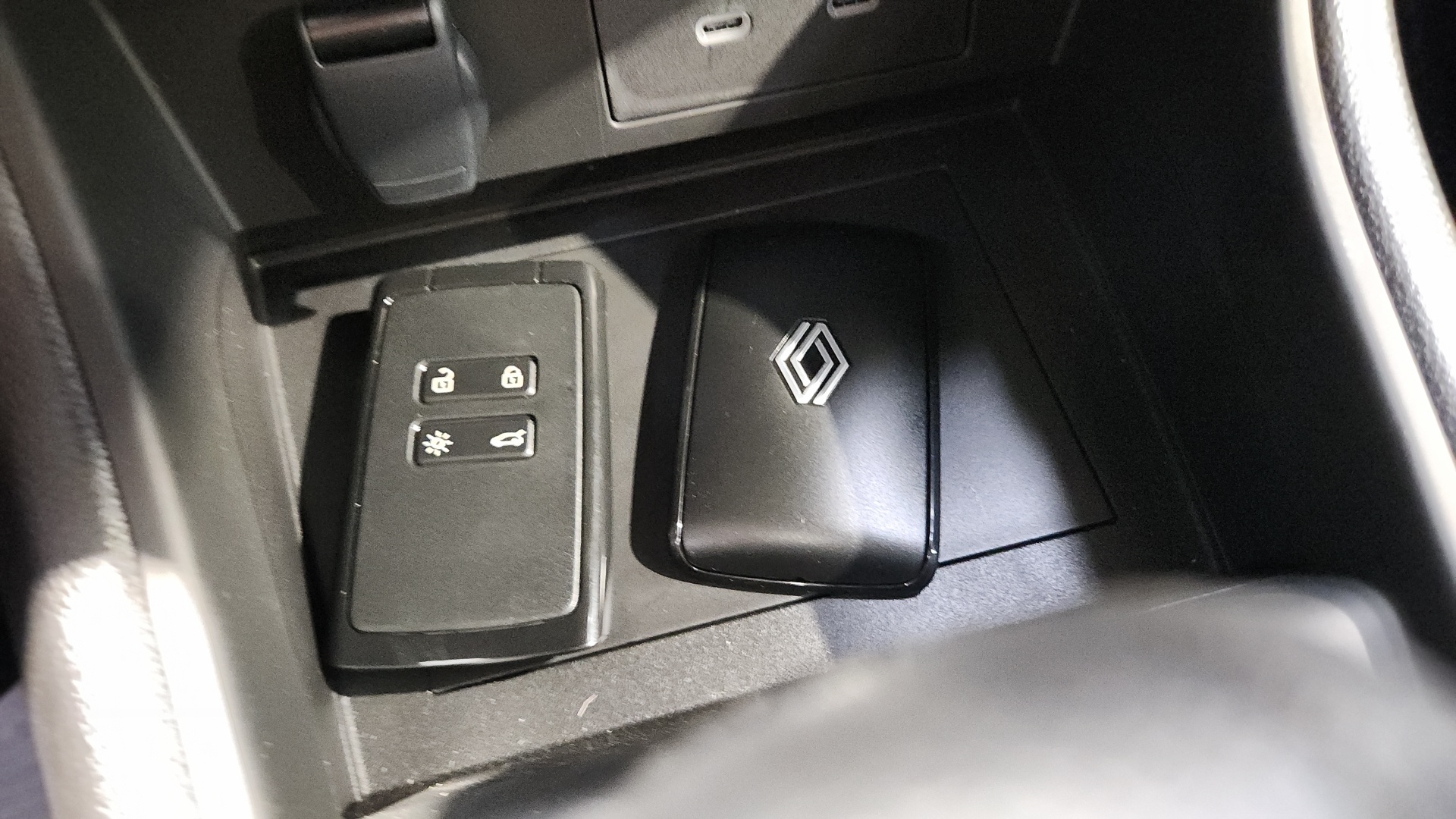 Photo 13 du véhicule RENAULT CAPTUR