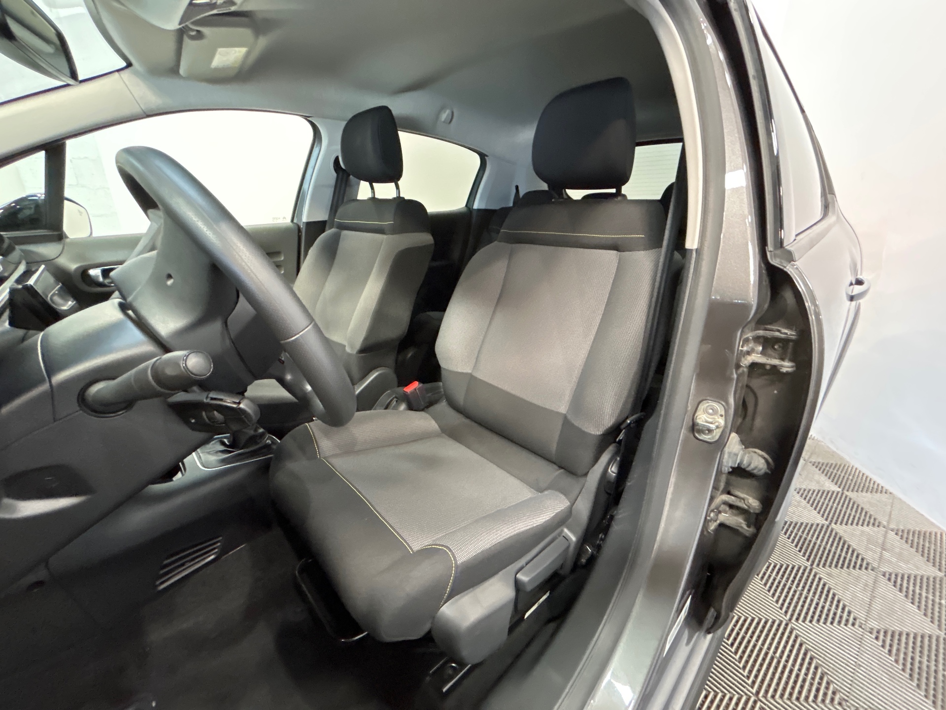 Photo 9 du véhicule CITROEN C3