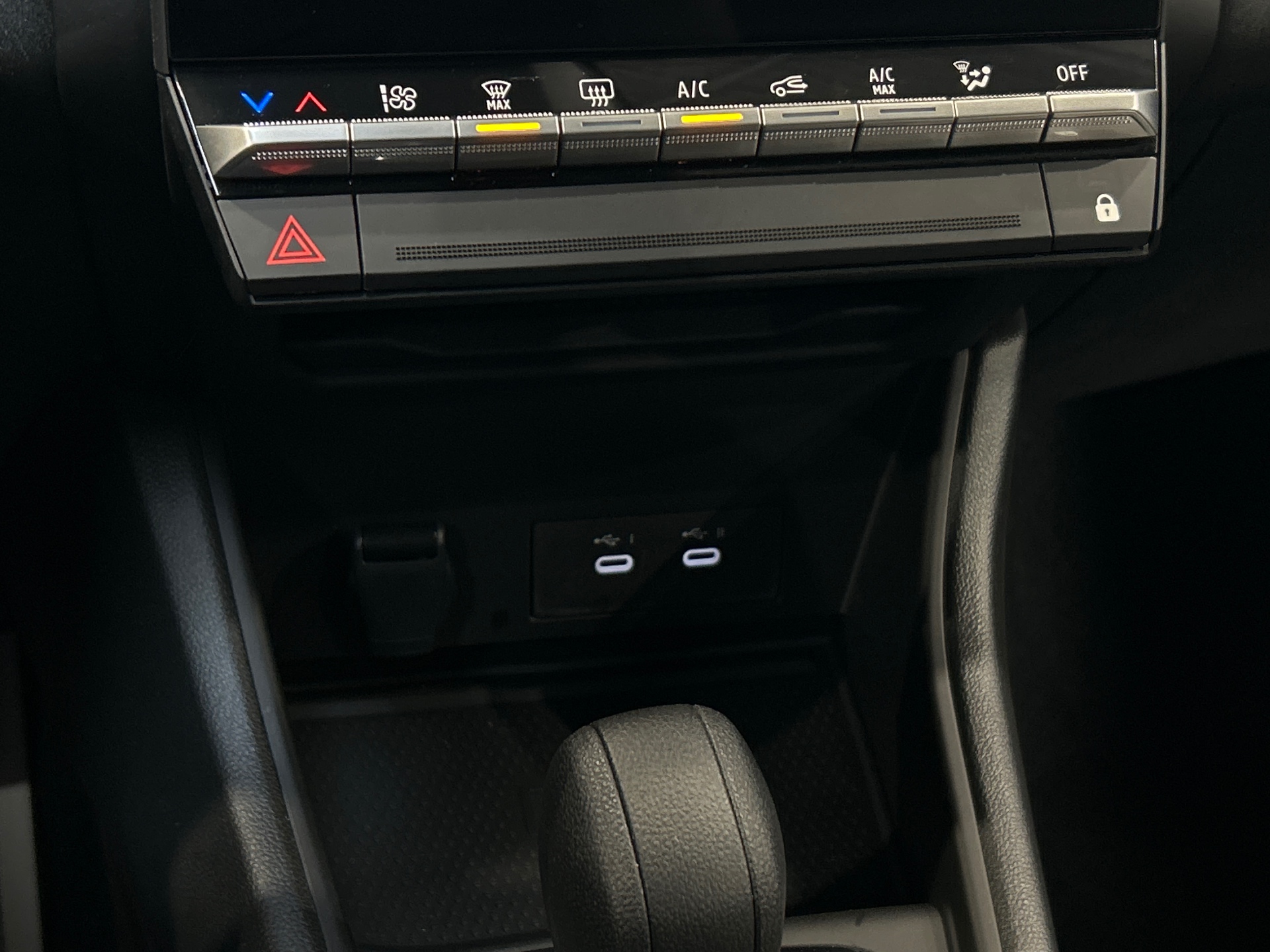 Photo 16 du véhicule RENAULT CAPTUR