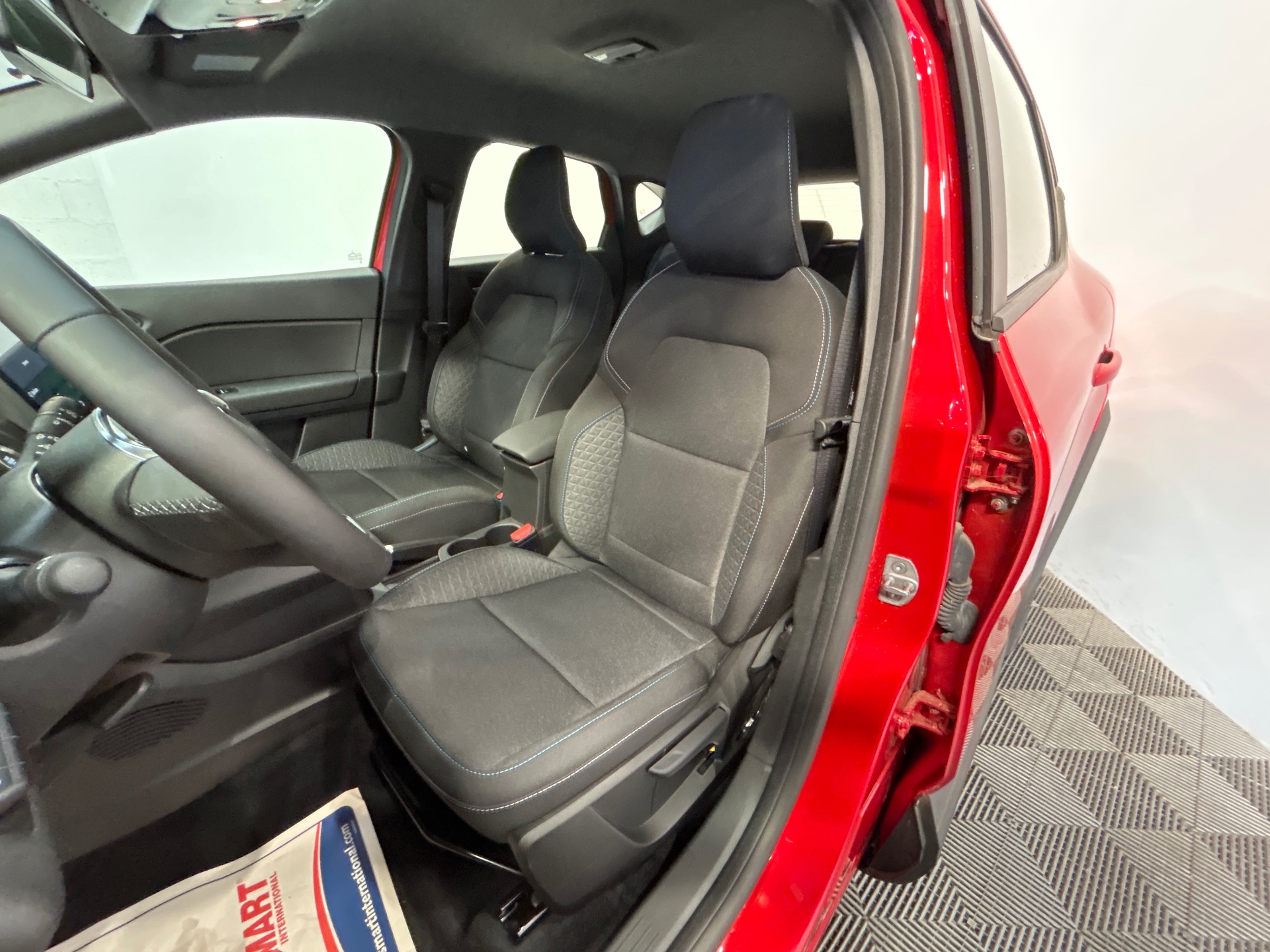 Photo 9 du véhicule RENAULT CAPTUR