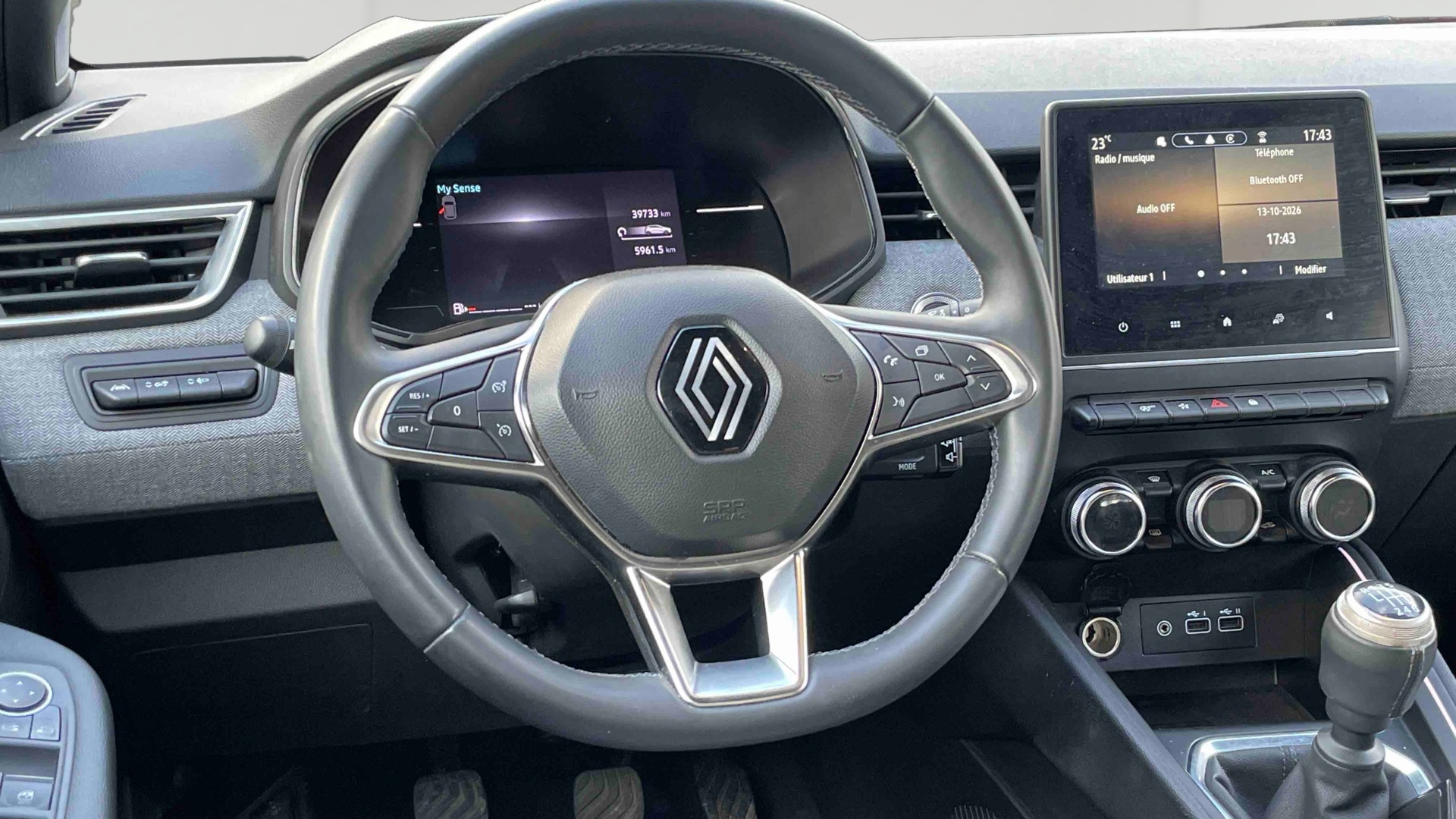 Photo 8 du véhicule RENAULT CLIO V