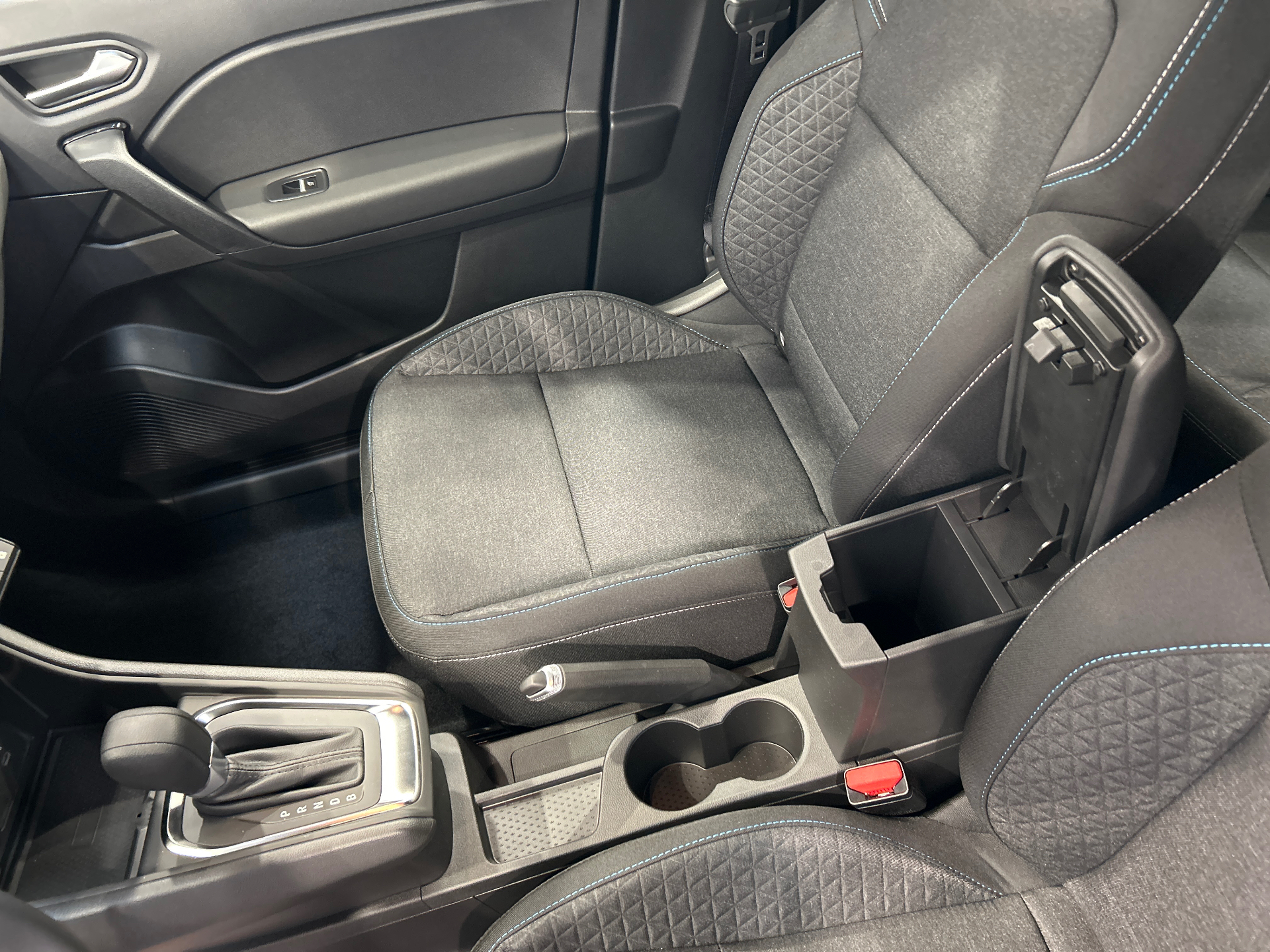 Photo 18 du véhicule RENAULT CAPTUR