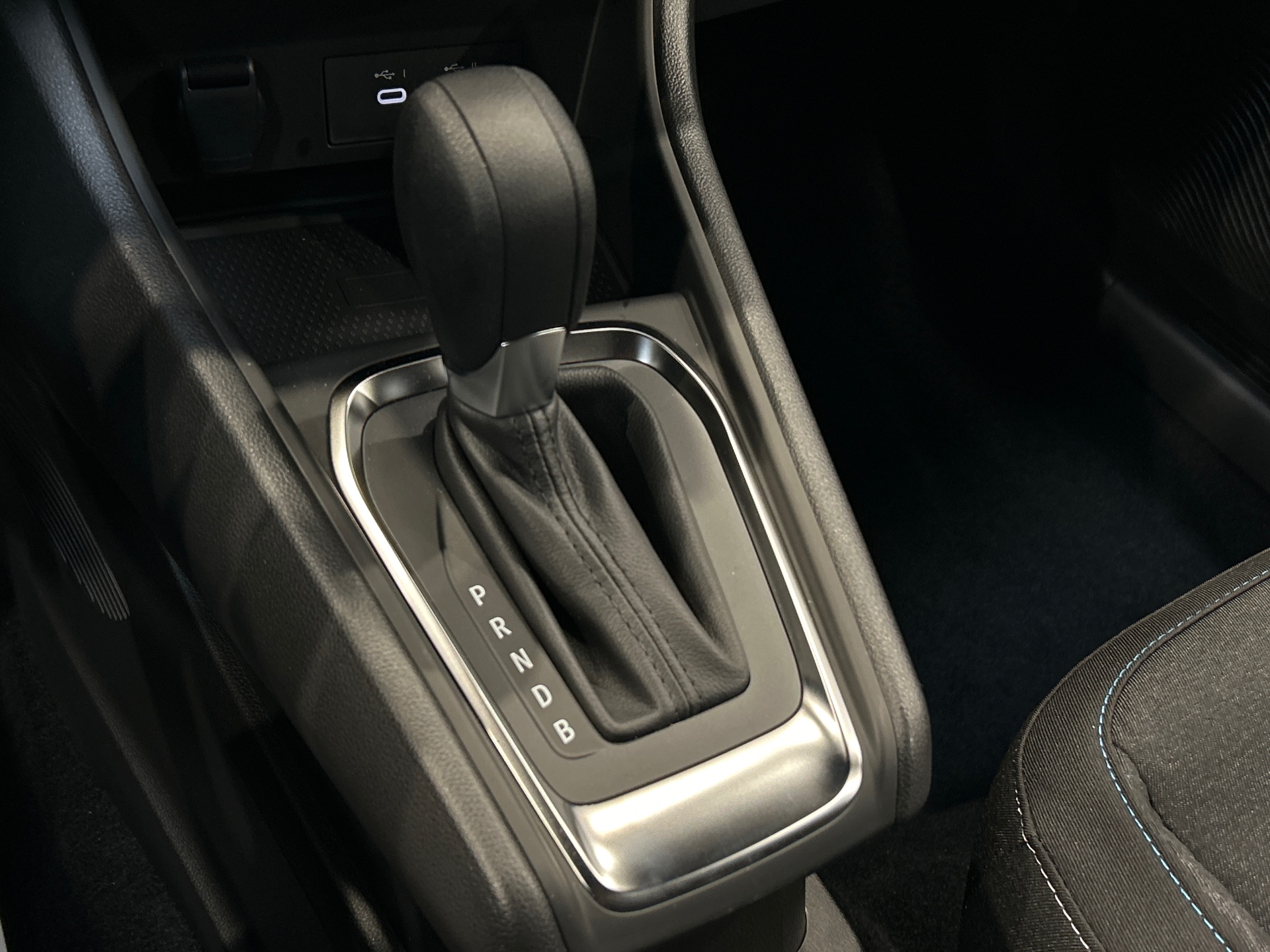 Photo 17 du véhicule RENAULT CAPTUR