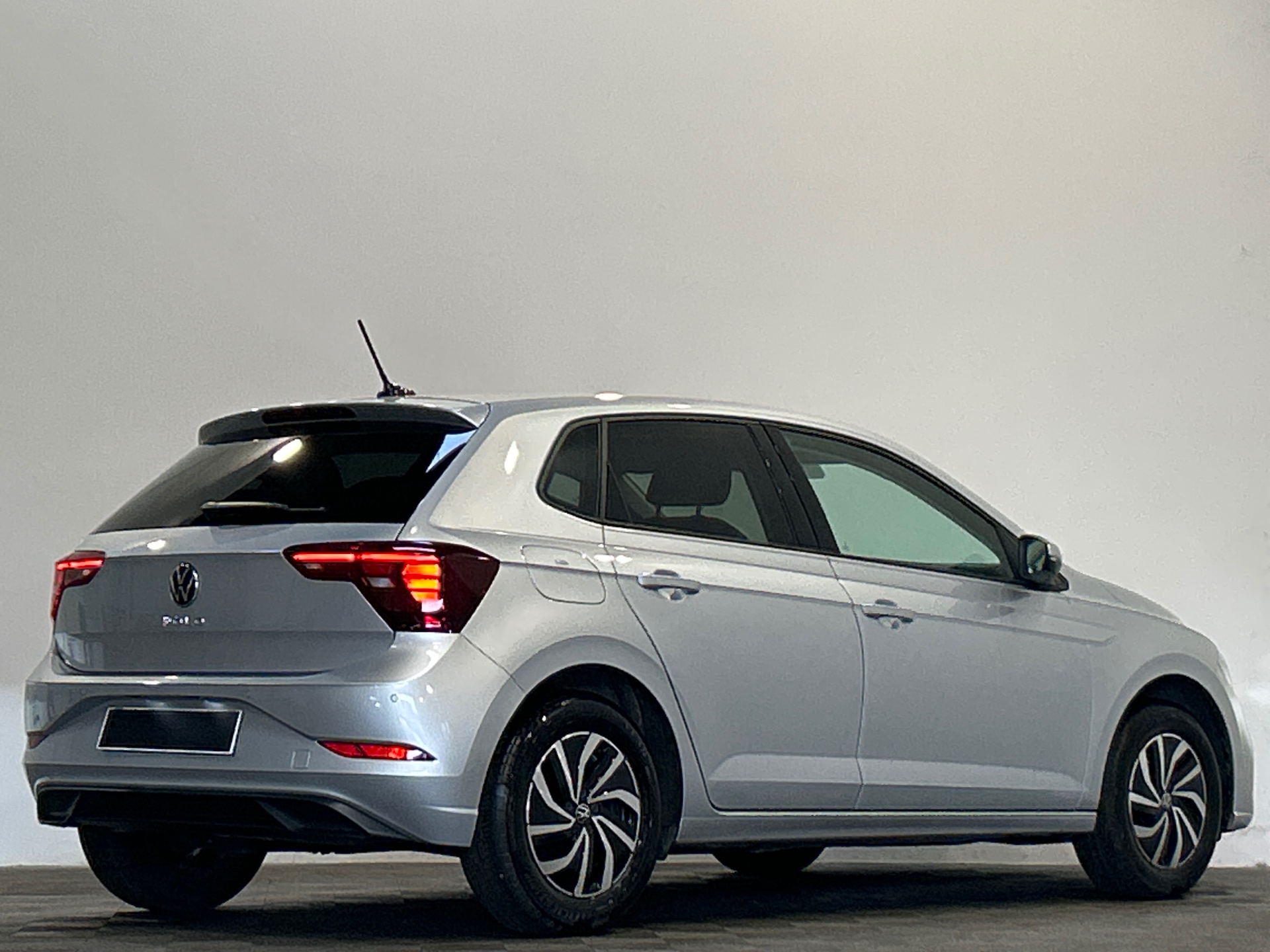 Photo 3 du véhicule VOLKSWAGEN POLO