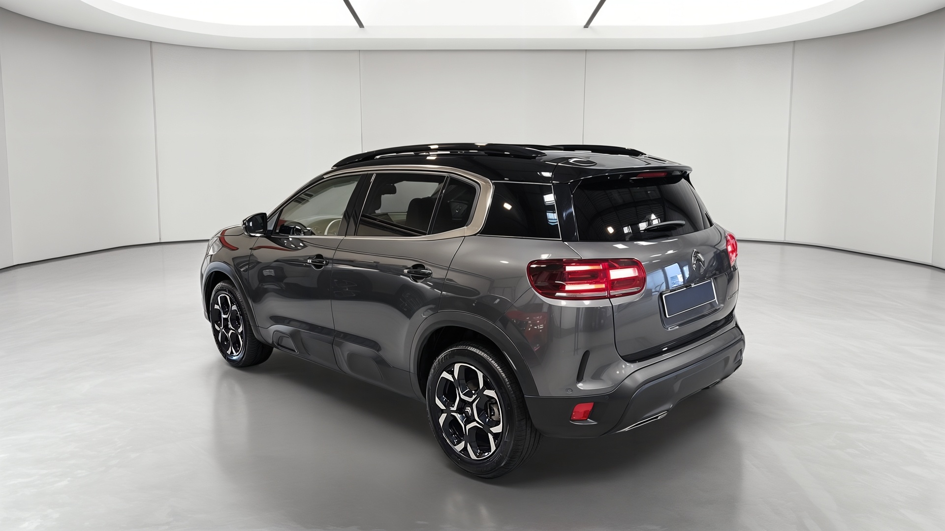 Photo 4 du véhicule CITROEN C5 AIRCROSS