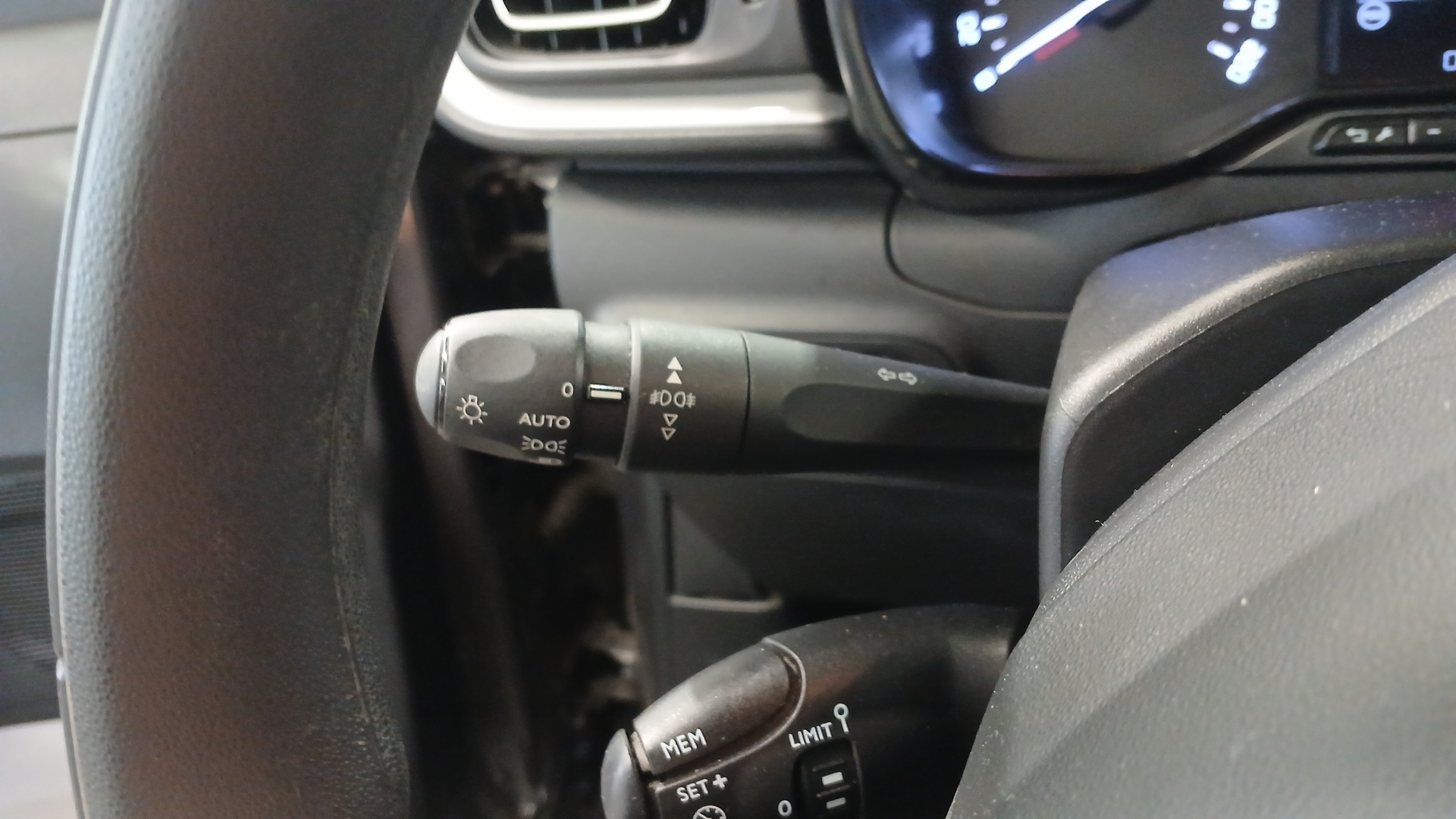 Photo 15 du véhicule CITROEN C3