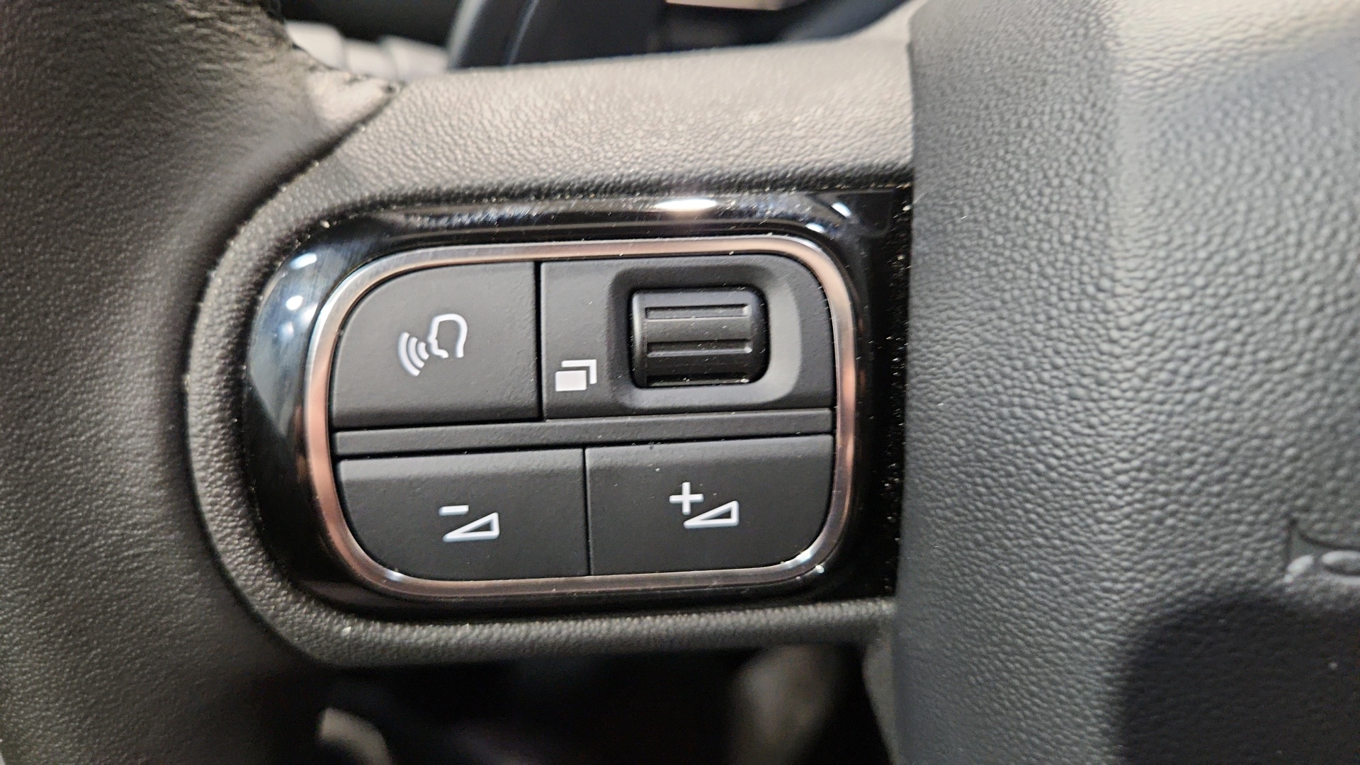 Photo 24 du véhicule CITROEN C5 AIRCROSS