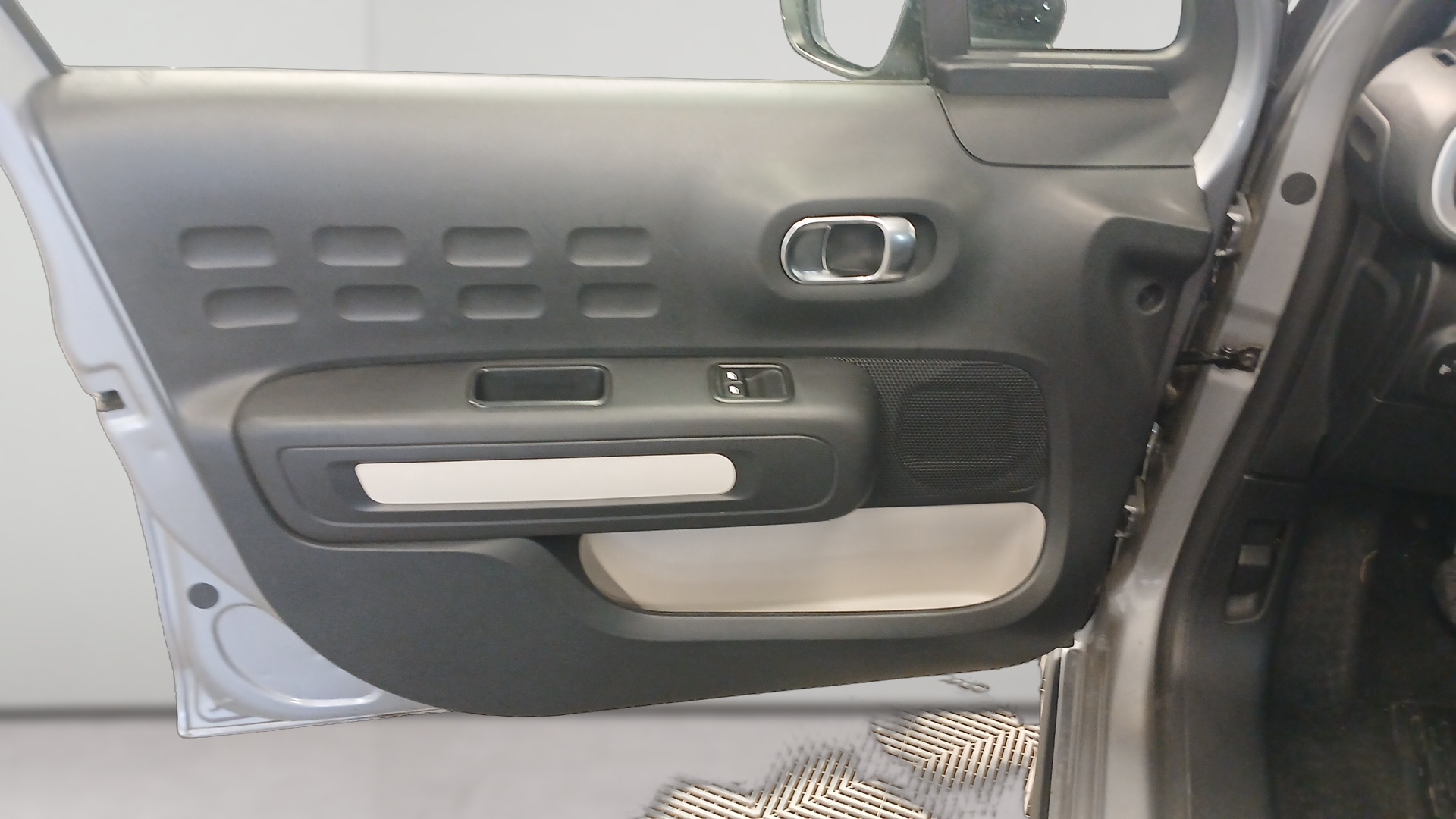 Photo 8 du véhicule CITROEN C3