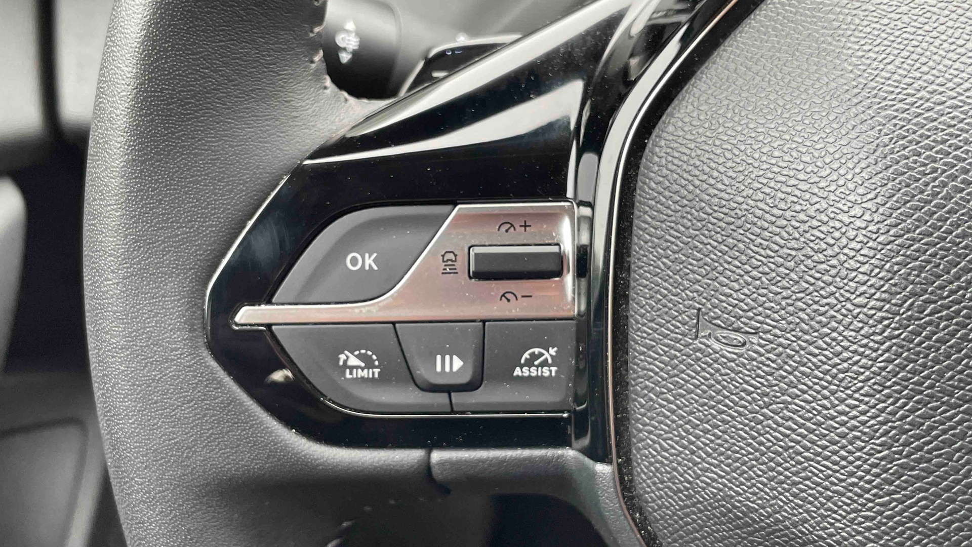 Photo 17 du véhicule PEUGEOT 308