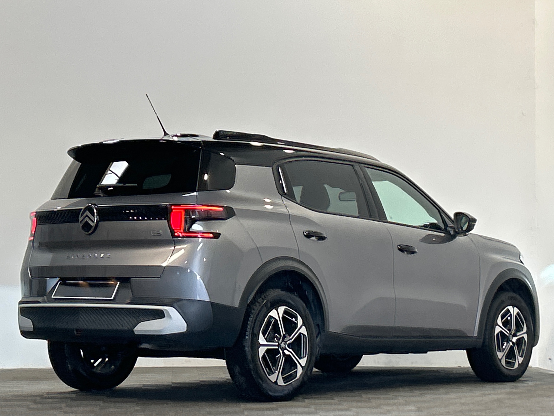 Photo 3 du véhicule CITROEN C3 AIRCROSS