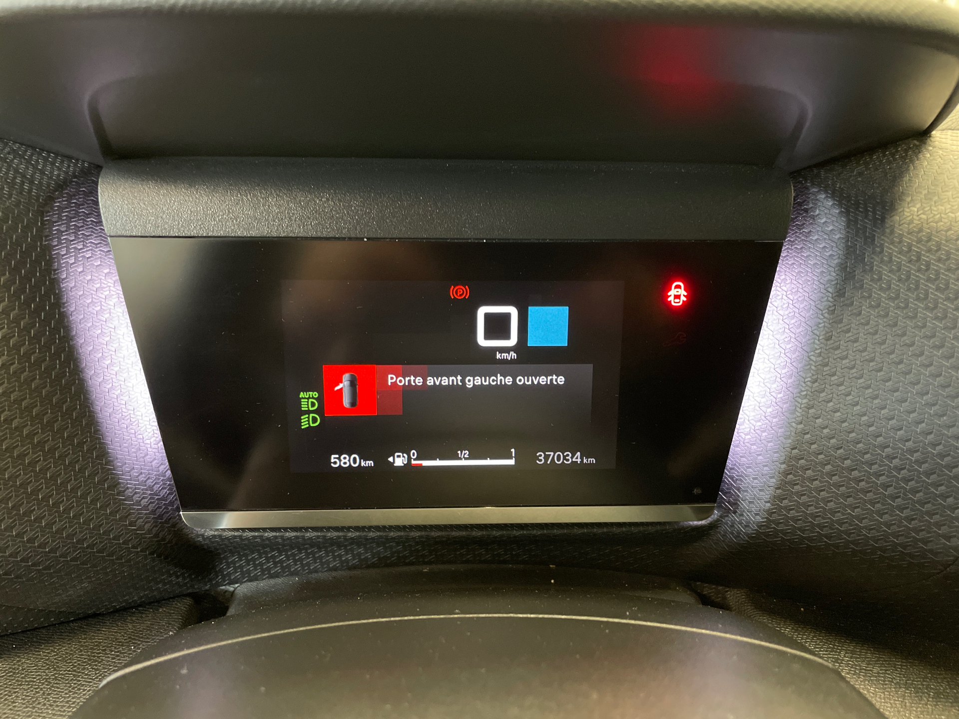 Photo 33 du véhicule CITROEN C4