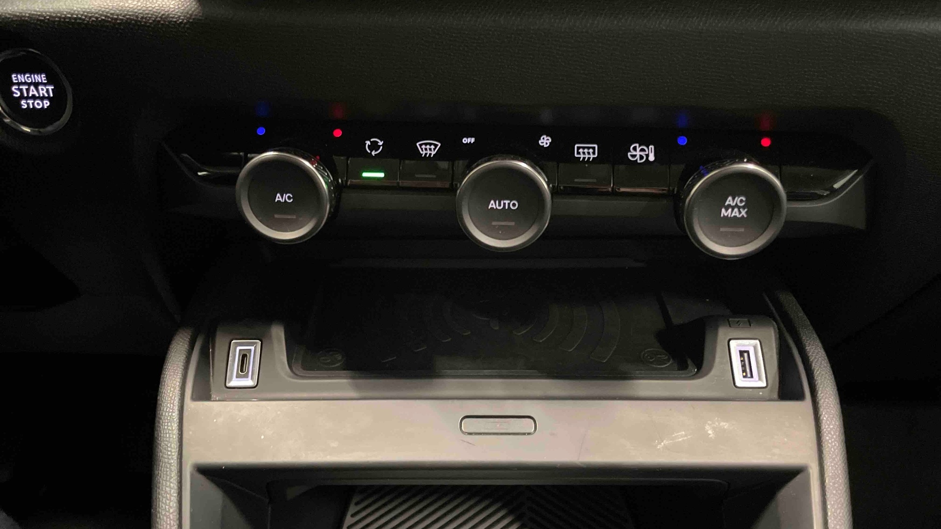 Photo 20 du véhicule CITROEN C4