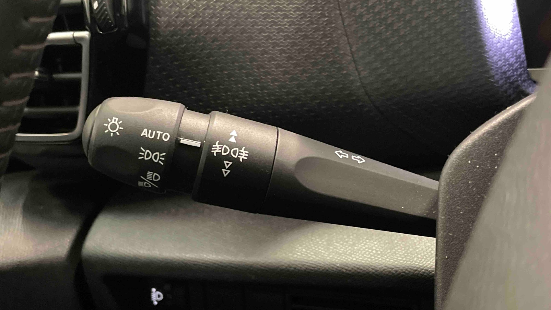 Photo 25 du véhicule CITROEN C4