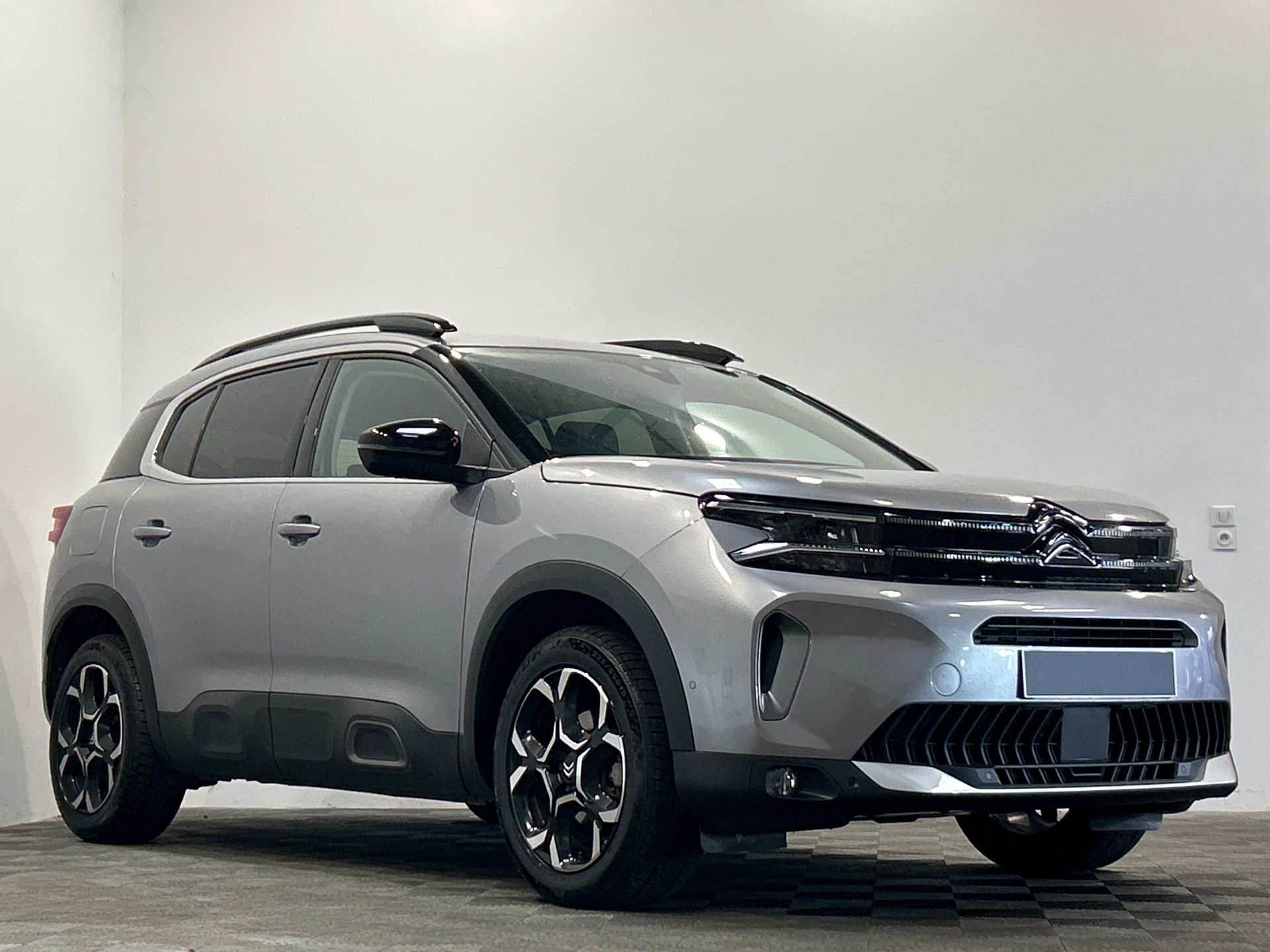 Photo 2 du véhicule CITROEN C5 AIRCROSS