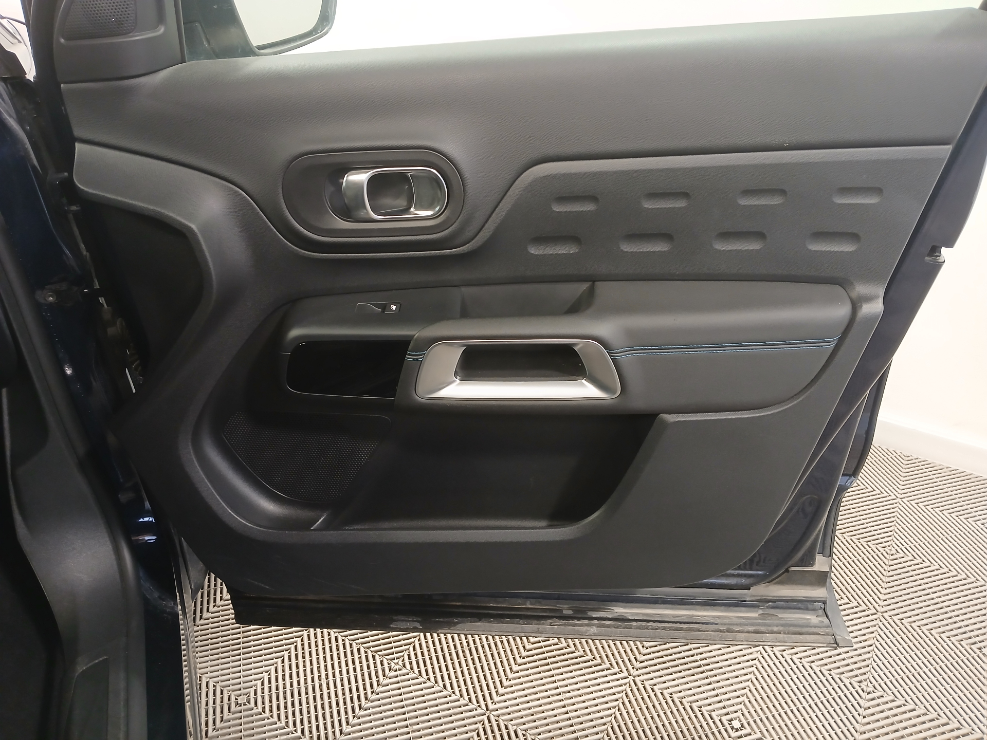 Photo 8 du véhicule CITROEN C5 AIRCROSS
