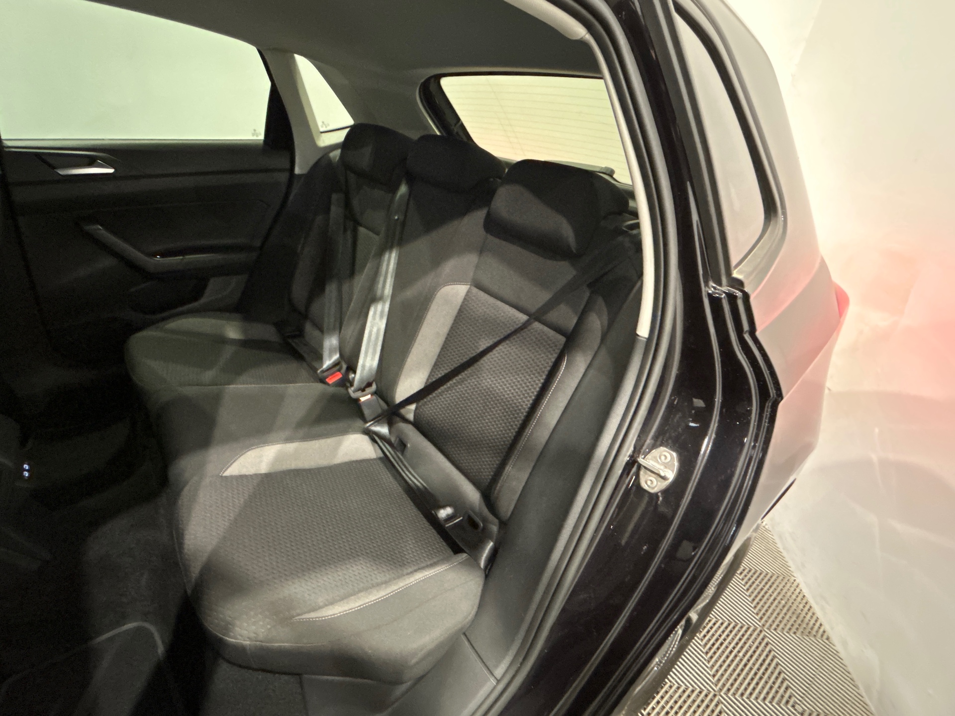 Photo 10 du véhicule VOLKSWAGEN POLO