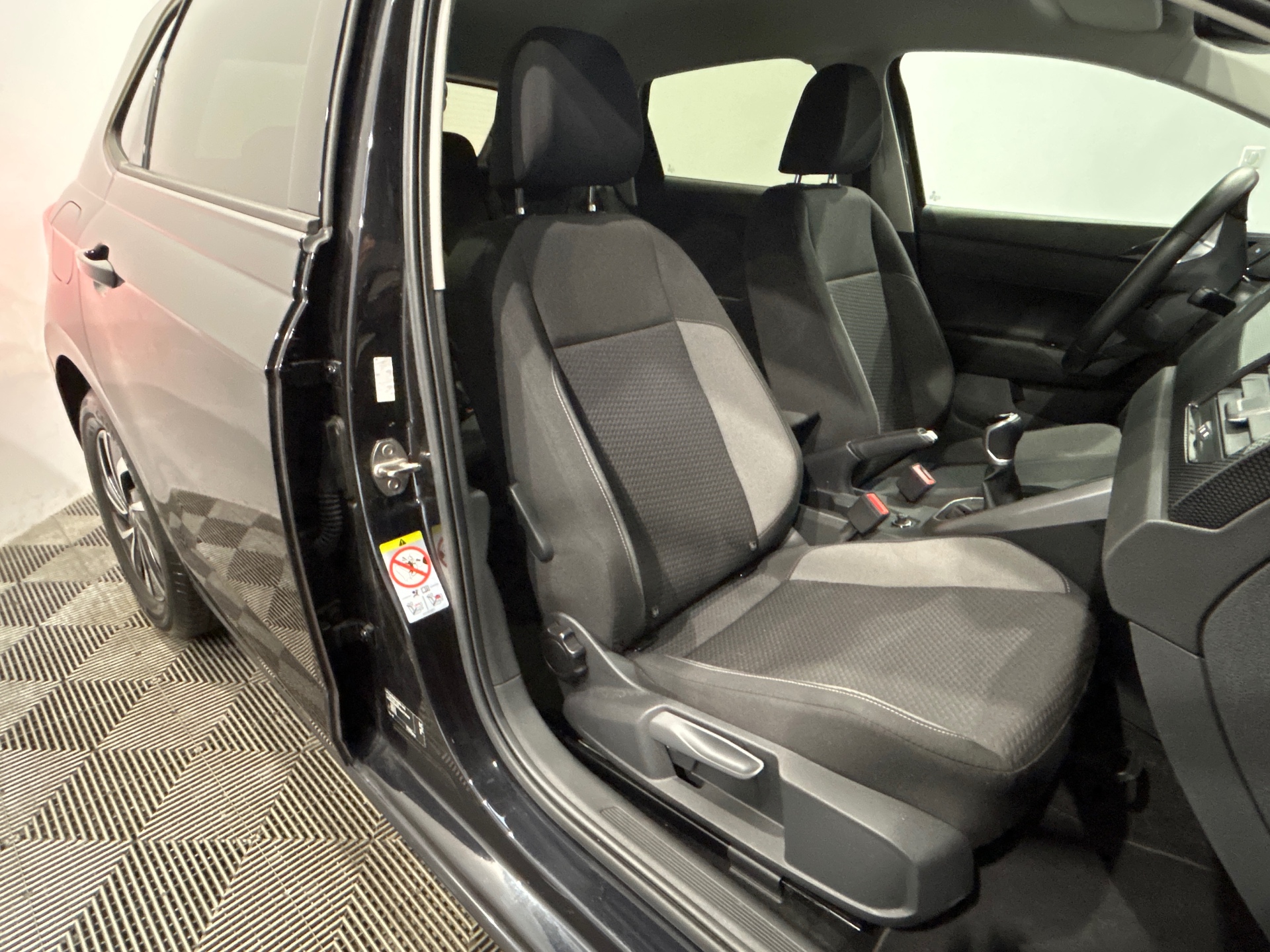 Photo 34 du véhicule VOLKSWAGEN POLO