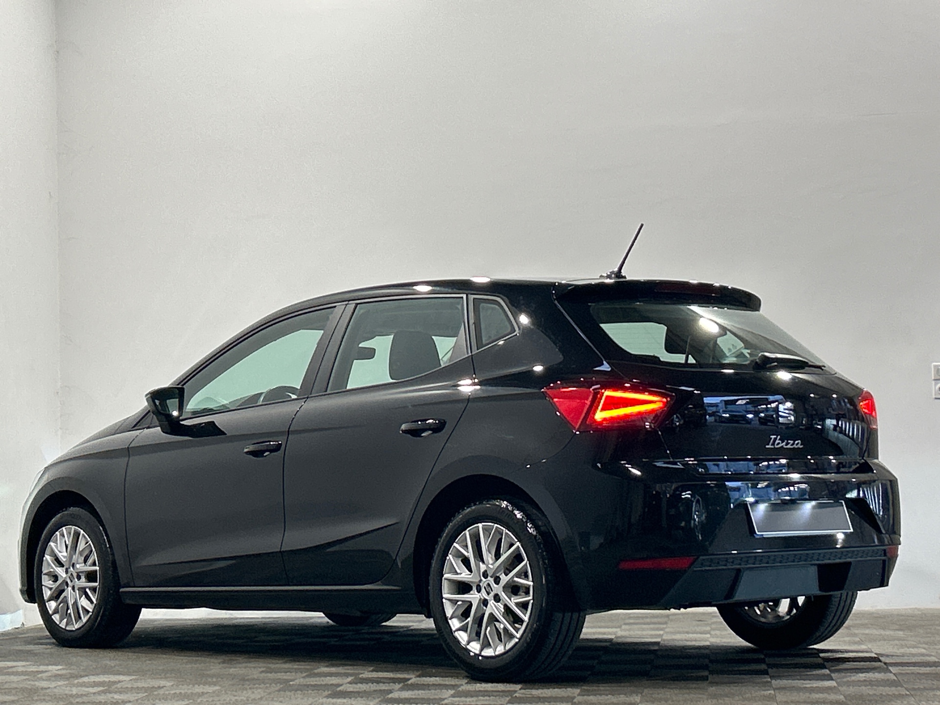 Photo 4 du véhicule SEAT IBIZA