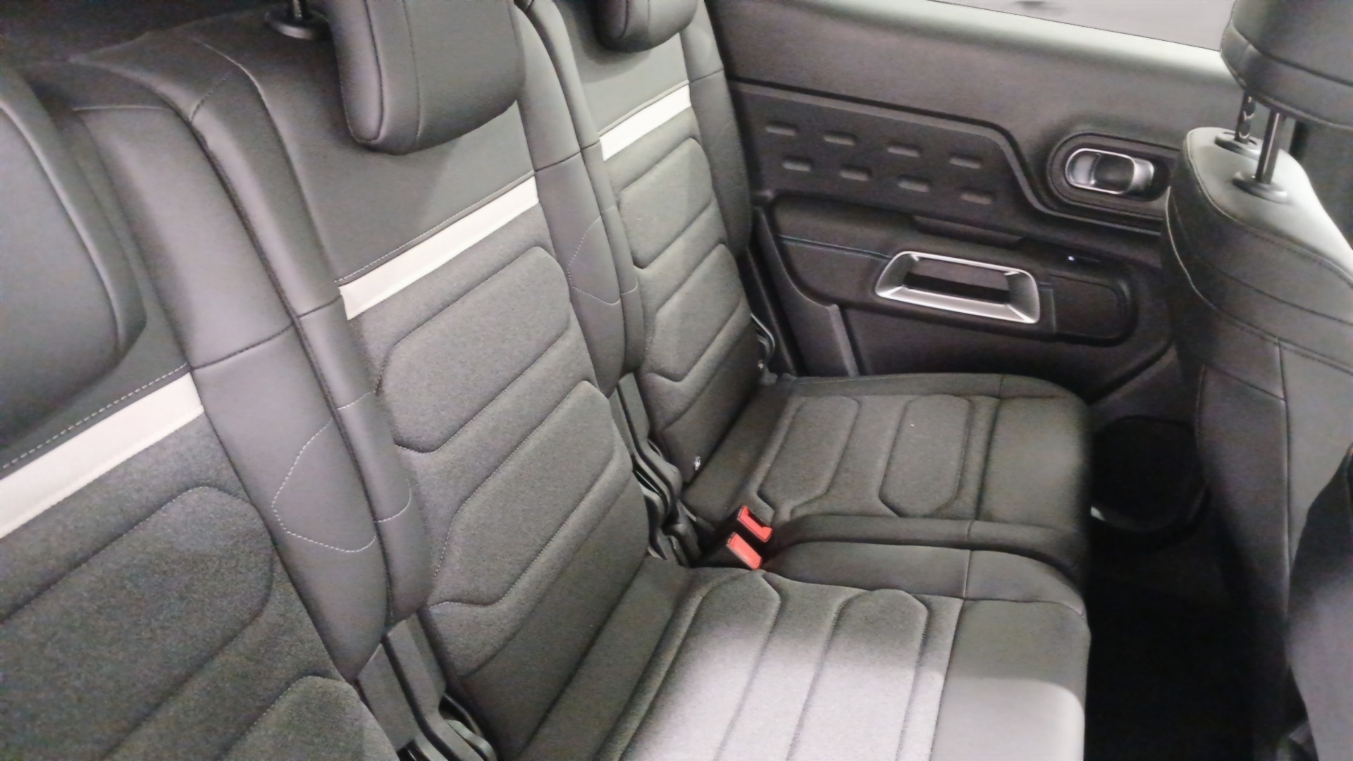 Photo 20 du véhicule CITROEN C5 AIRCROSS